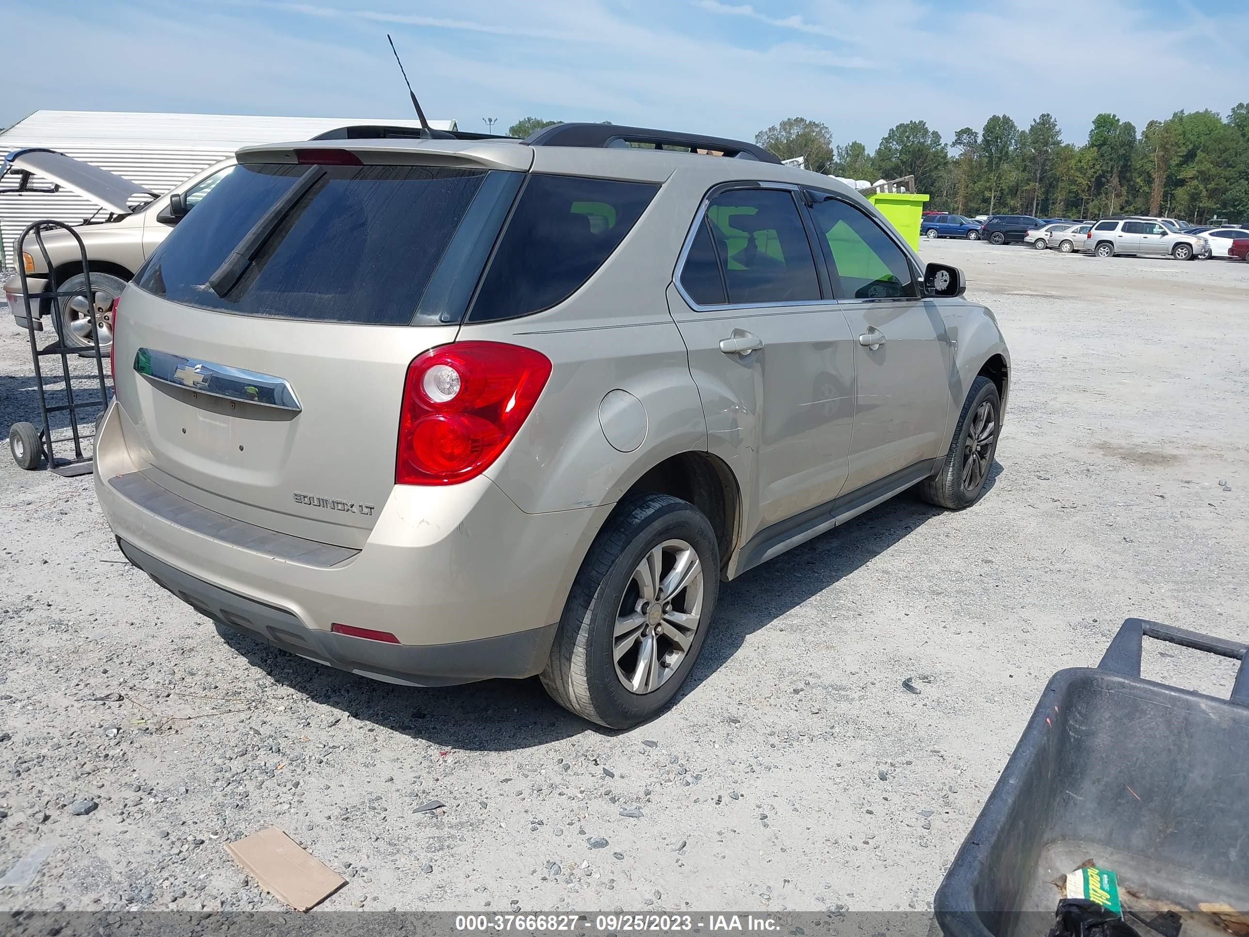 Photo 3 VIN: 2GNALDEC3B1229972 - CHEVROLET EQUINOX 