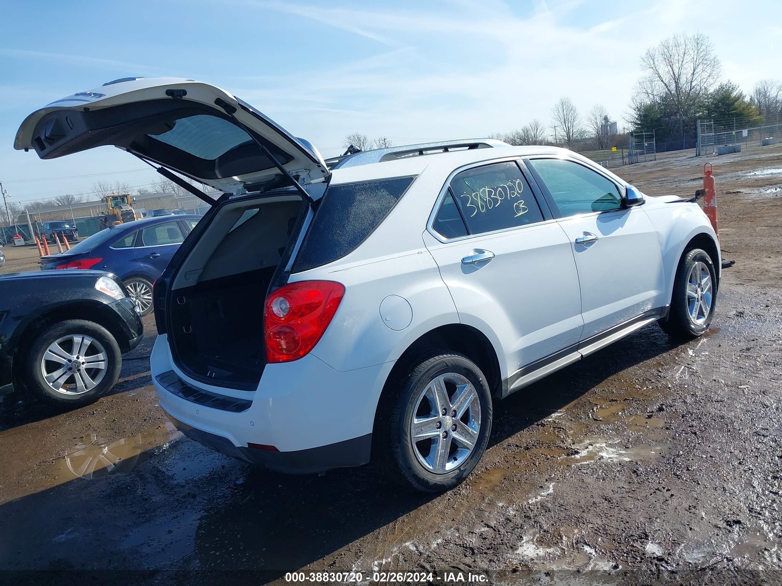 Photo 3 VIN: 2GNALDEK8E6312537 - CHEVROLET EQUINOX 