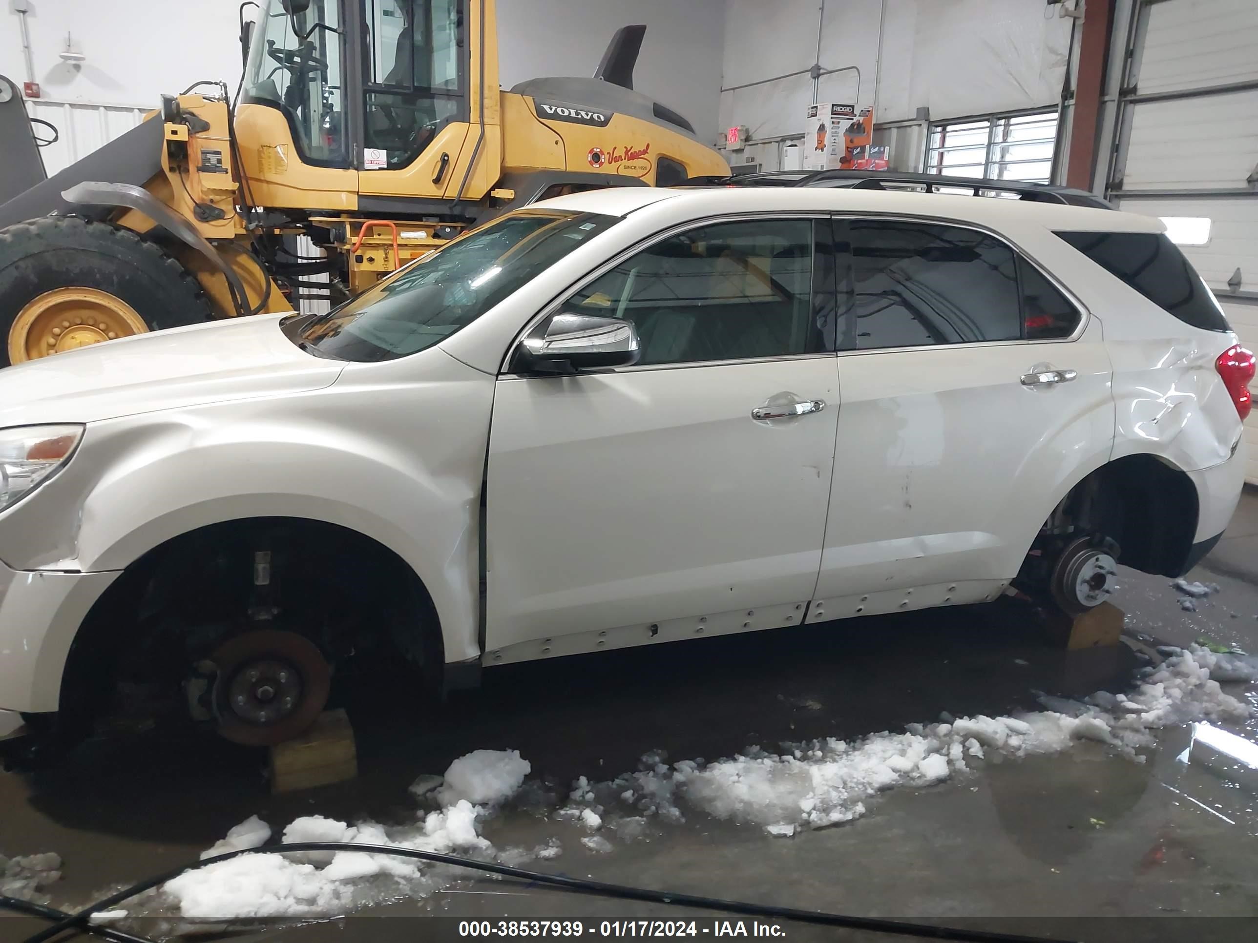 Photo 14 VIN: 2GNALFEK7C1233298 - CHEVROLET EQUINOX 