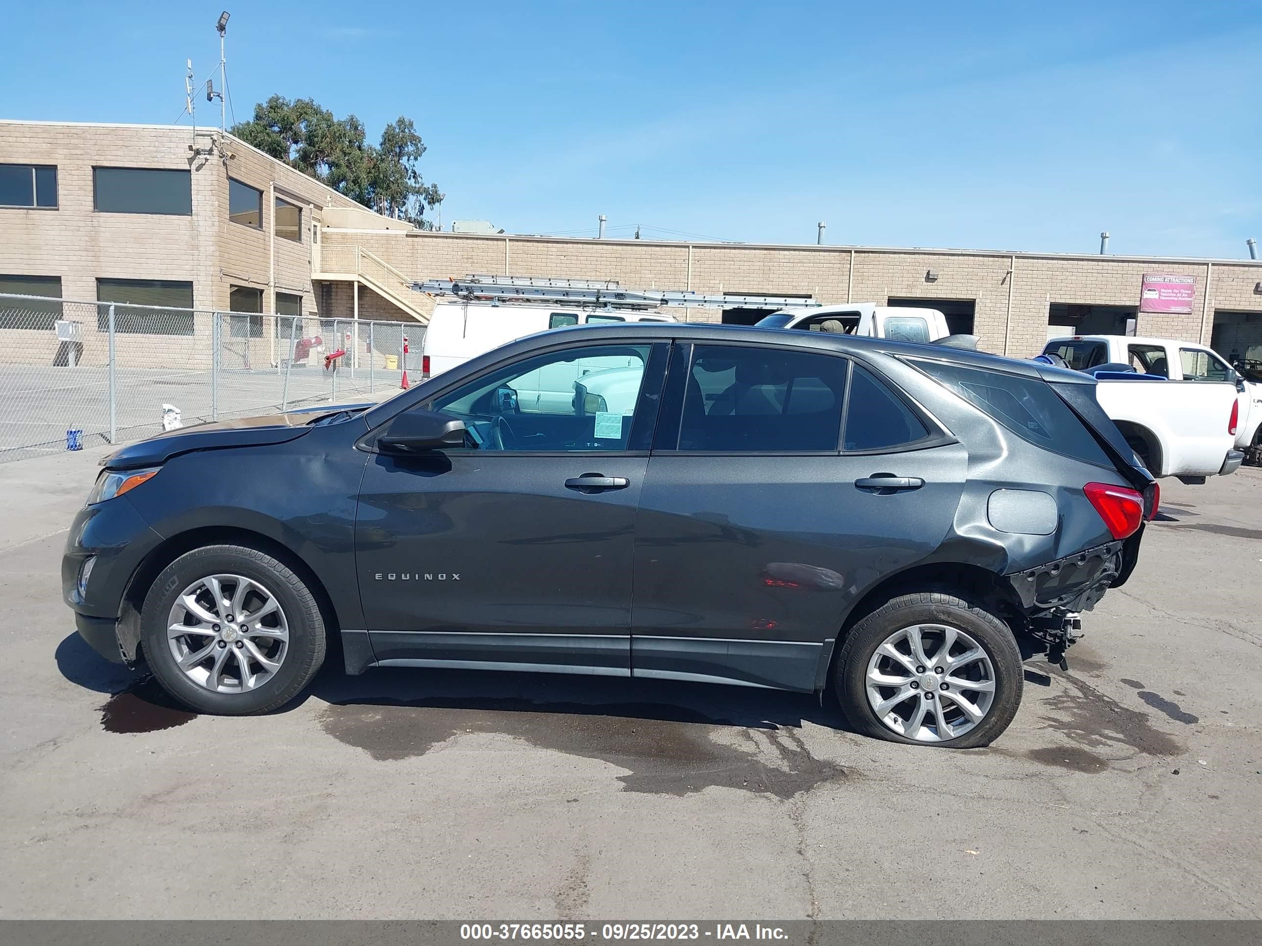 Photo 13 VIN: 2GNAXHEV0J6192393 - CHEVROLET EQUINOX 