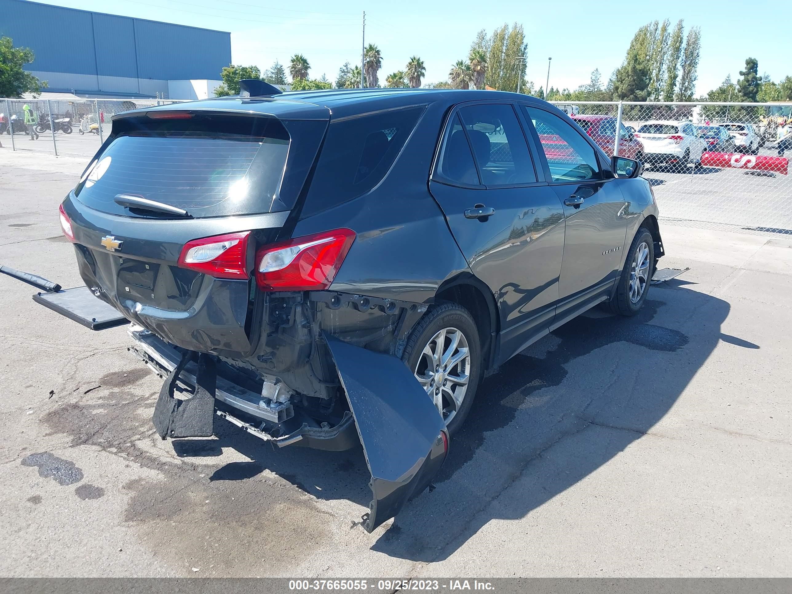 Photo 3 VIN: 2GNAXHEV0J6192393 - CHEVROLET EQUINOX 