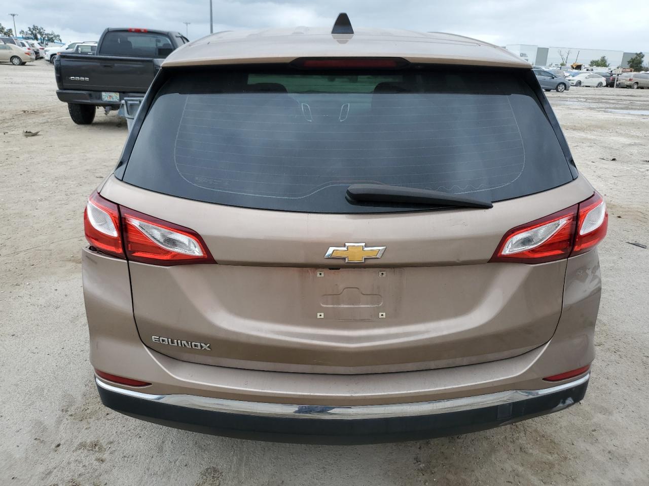 Photo 5 VIN: 2GNAXHEV1J6183119 - CHEVROLET EQUINOX 