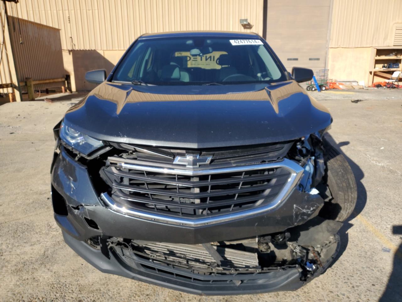 Photo 4 VIN: 2GNAXHEV1J6205524 - CHEVROLET EQUINOX 