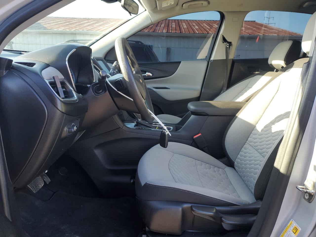 Photo 6 VIN: 2GNAXHEV1J6263164 - CHEVROLET EQUINOX 