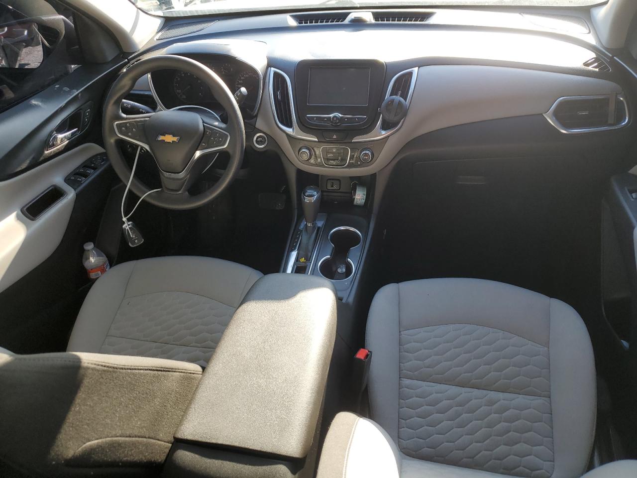 Photo 7 VIN: 2GNAXHEV1J6263164 - CHEVROLET EQUINOX 