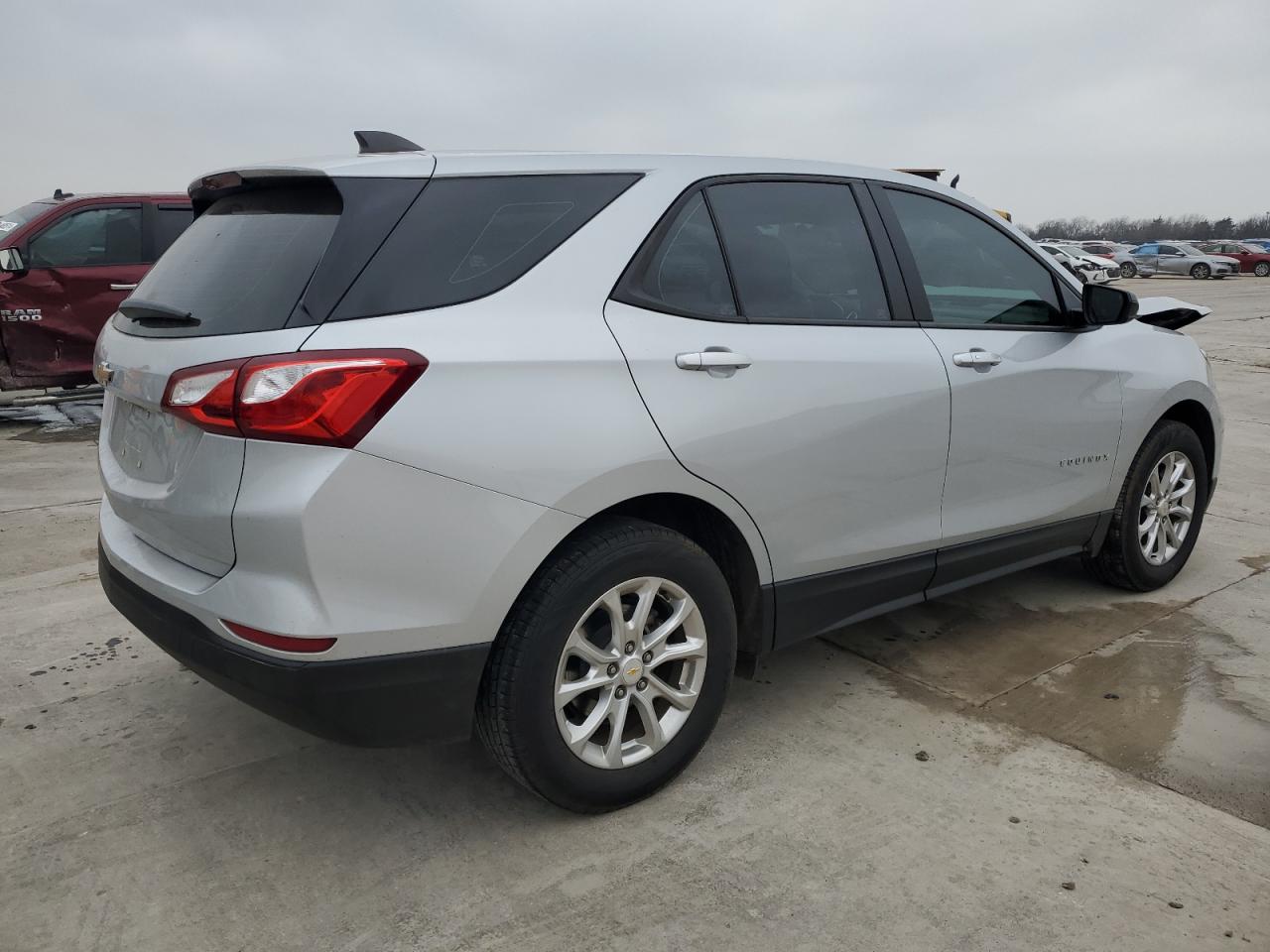 Photo 2 VIN: 2GNAXHEV1L6256945 - CHEVROLET EQUINOX 