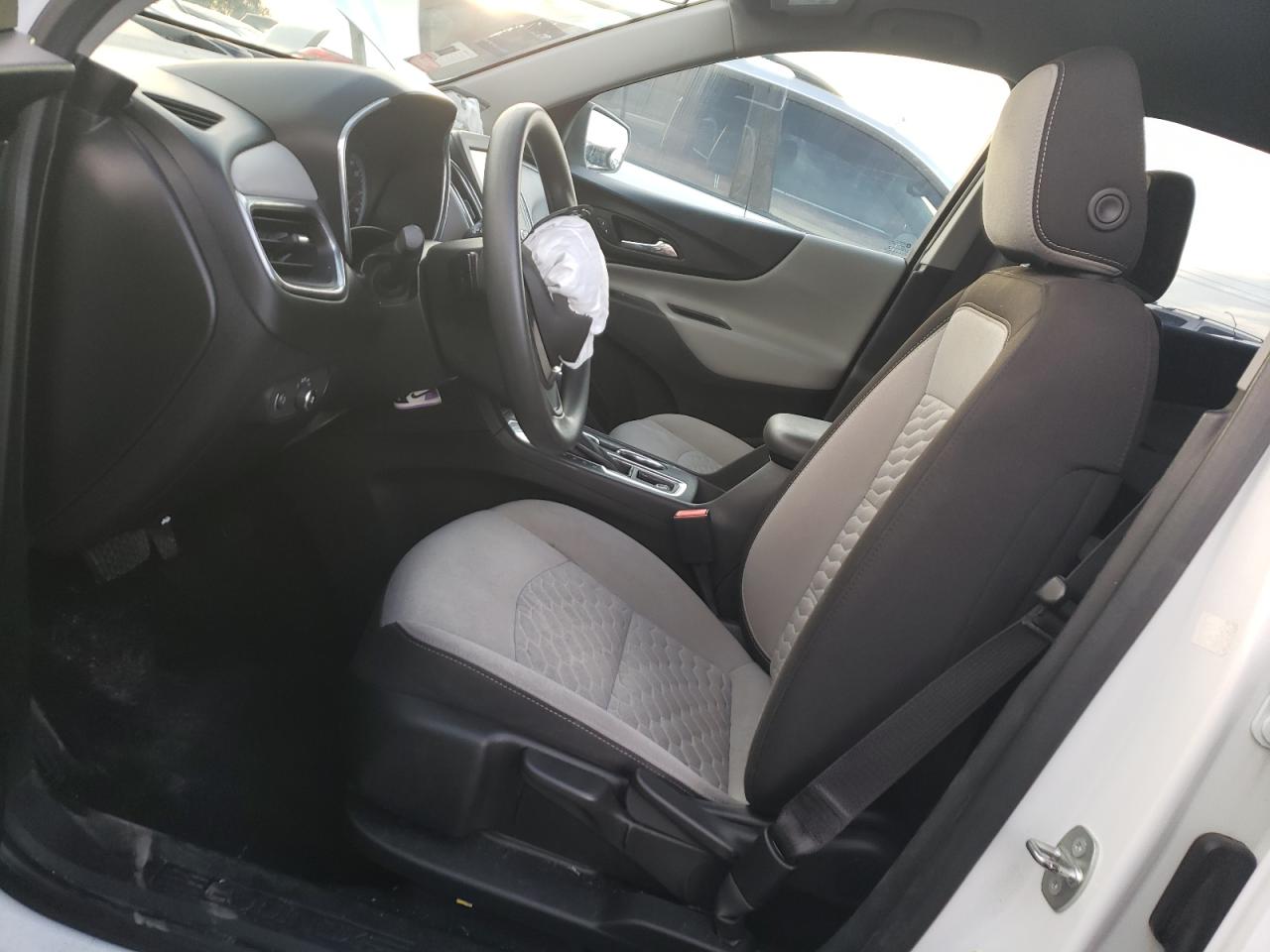 Photo 6 VIN: 2GNAXHEV3J6272643 - CHEVROLET EQUINOX 