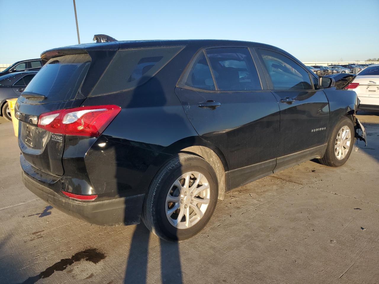 Photo 2 VIN: 2GNAXHEV3M6147145 - CHEVROLET EQUINOX 