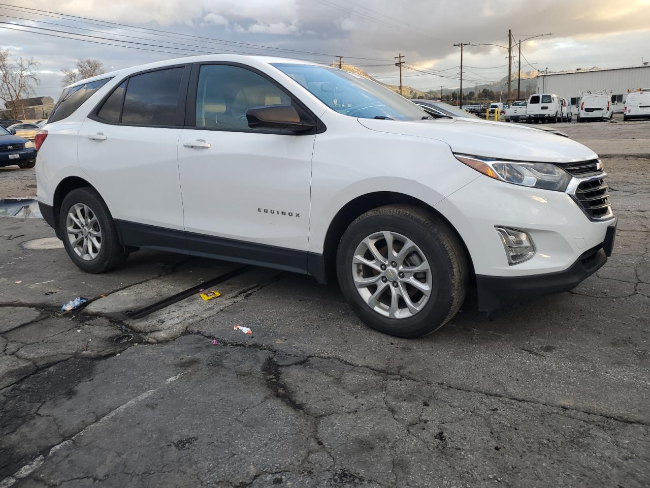 Photo 3 VIN: 2GNAXHEV4L6123919 - CHEVROLET EQUINOX 