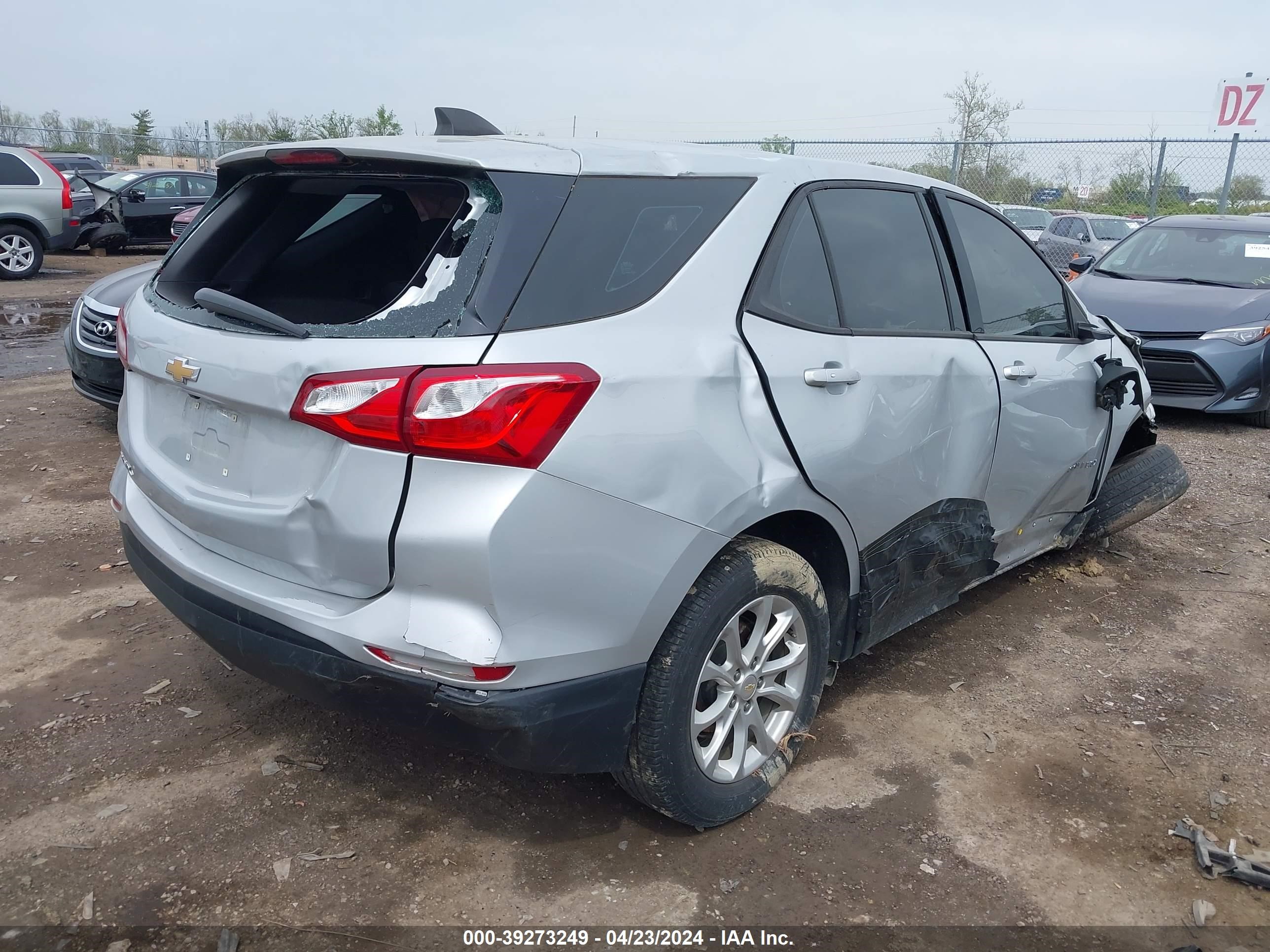 Photo 3 VIN: 2GNAXHEV5K6116122 - CHEVROLET EQUINOX 