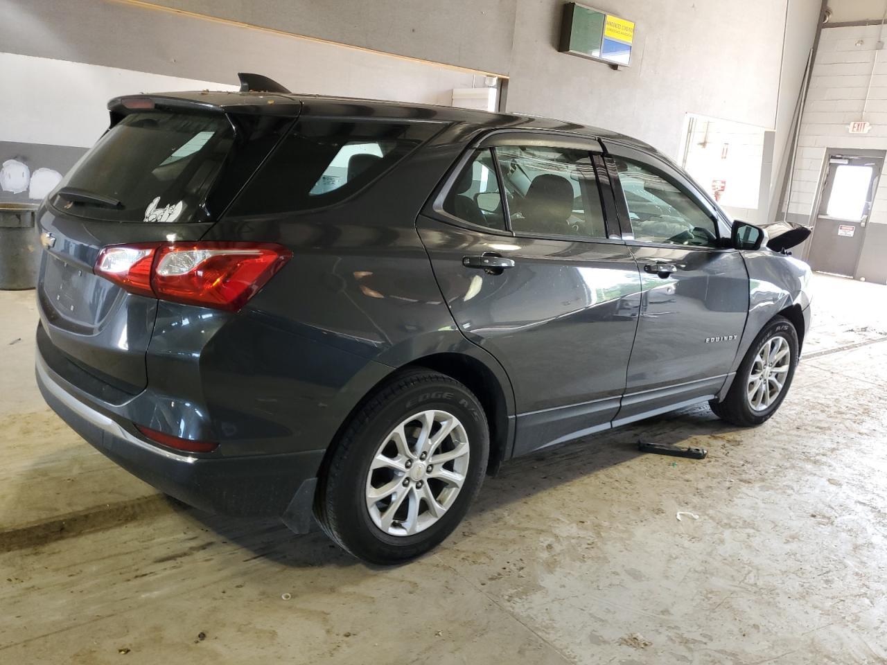 Photo 2 VIN: 2GNAXHEV6J6139083 - CHEVROLET EQUINOX 