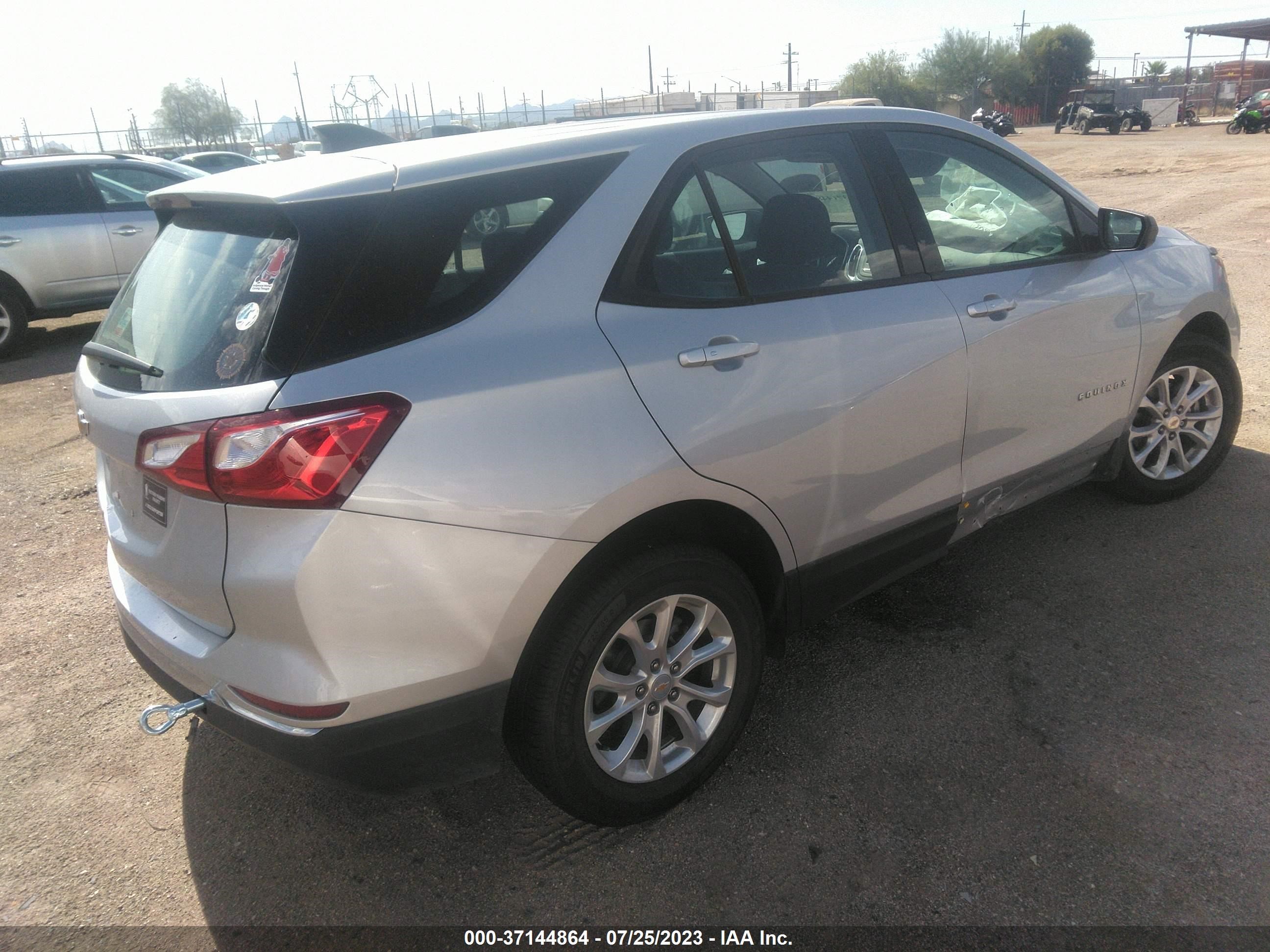 Photo 3 VIN: 2GNAXHEV8J6155205 - CHEVROLET EQUINOX 