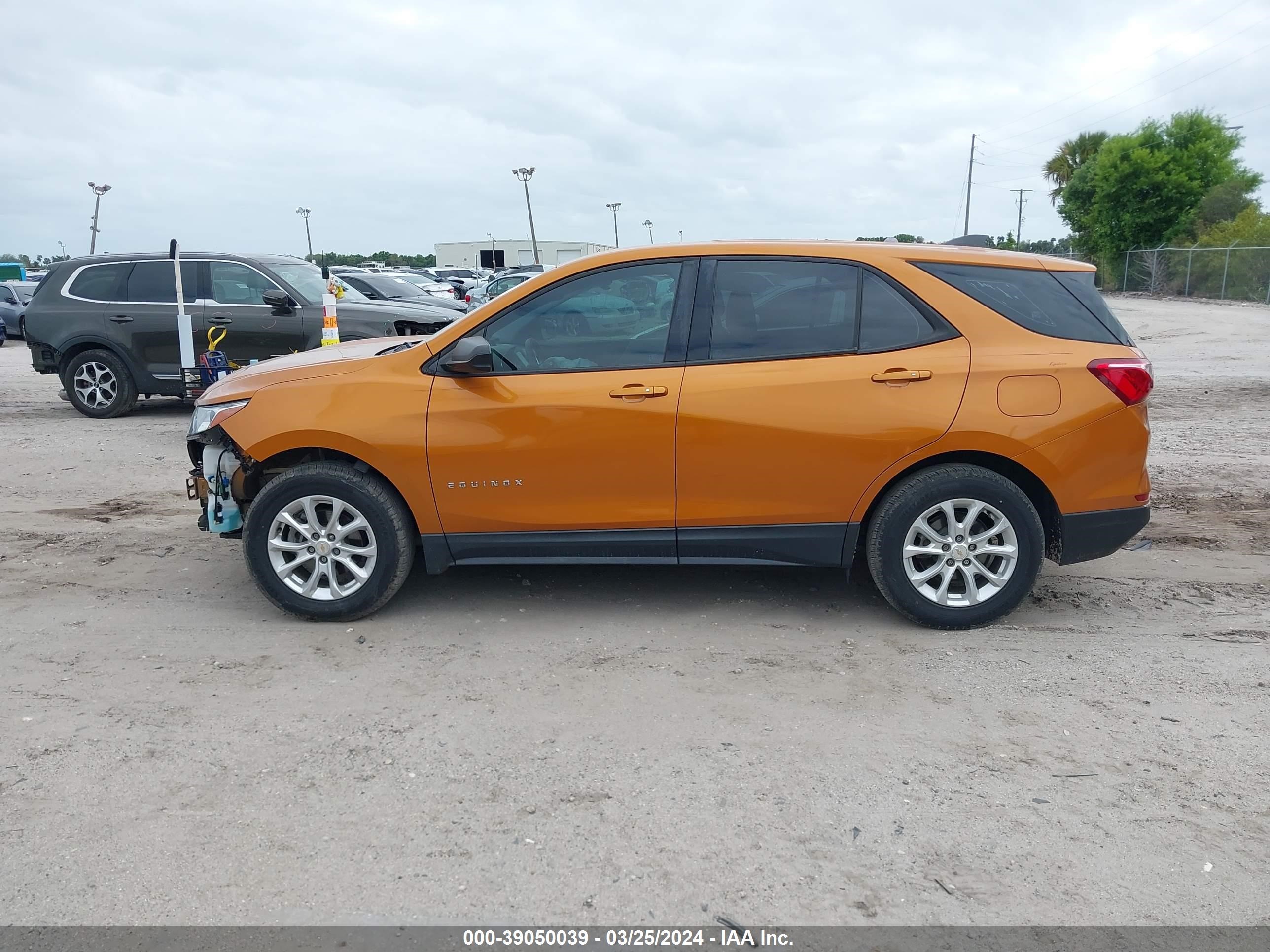 Photo 14 VIN: 2GNAXHEV9J6132905 - CHEVROLET EQUINOX 