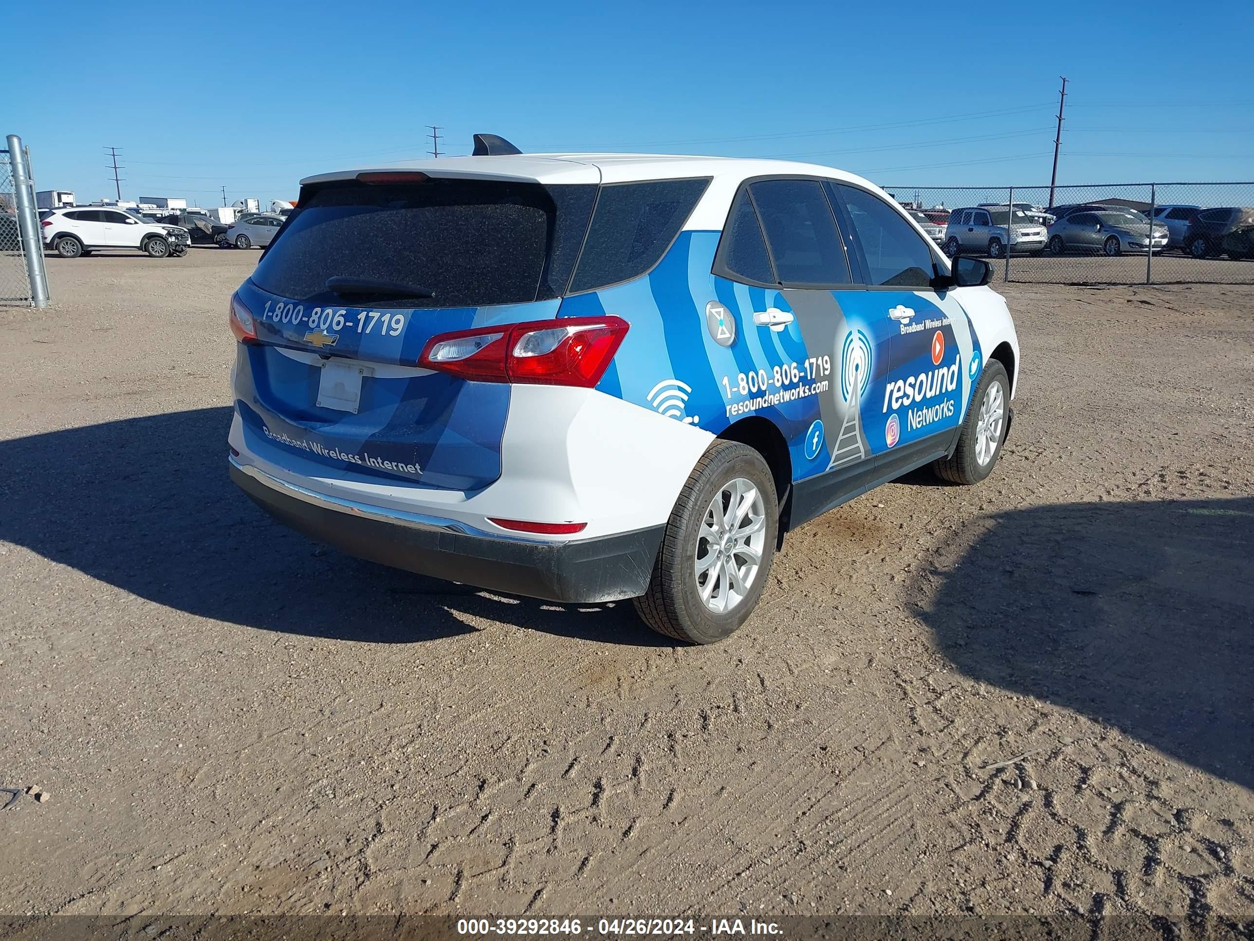 Photo 3 VIN: 2GNAXHEV9J6155763 - CHEVROLET EQUINOX 