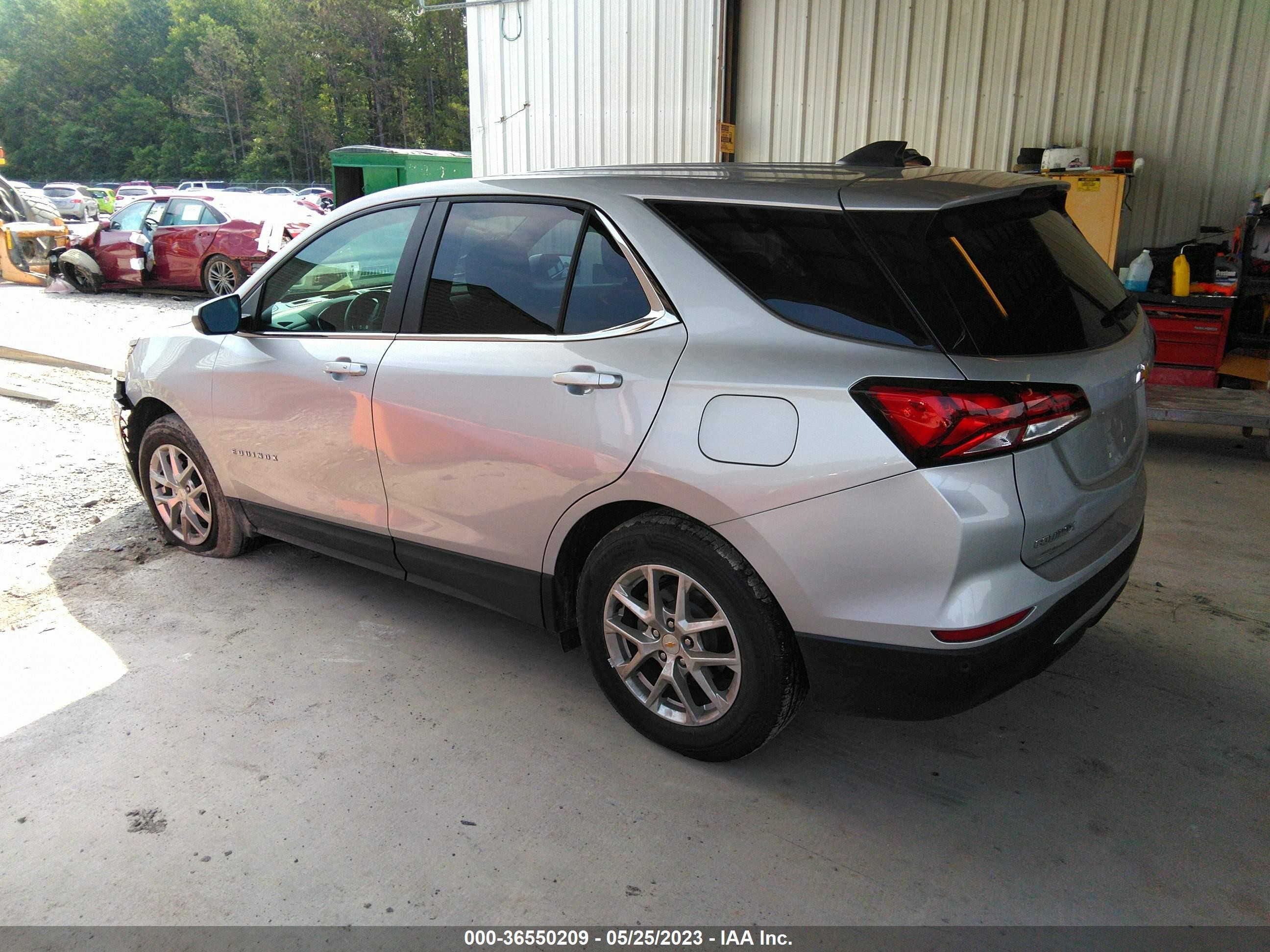 Photo 2 VIN: 2GNAXJEV1N6143720 - CHEVROLET EQUINOX 