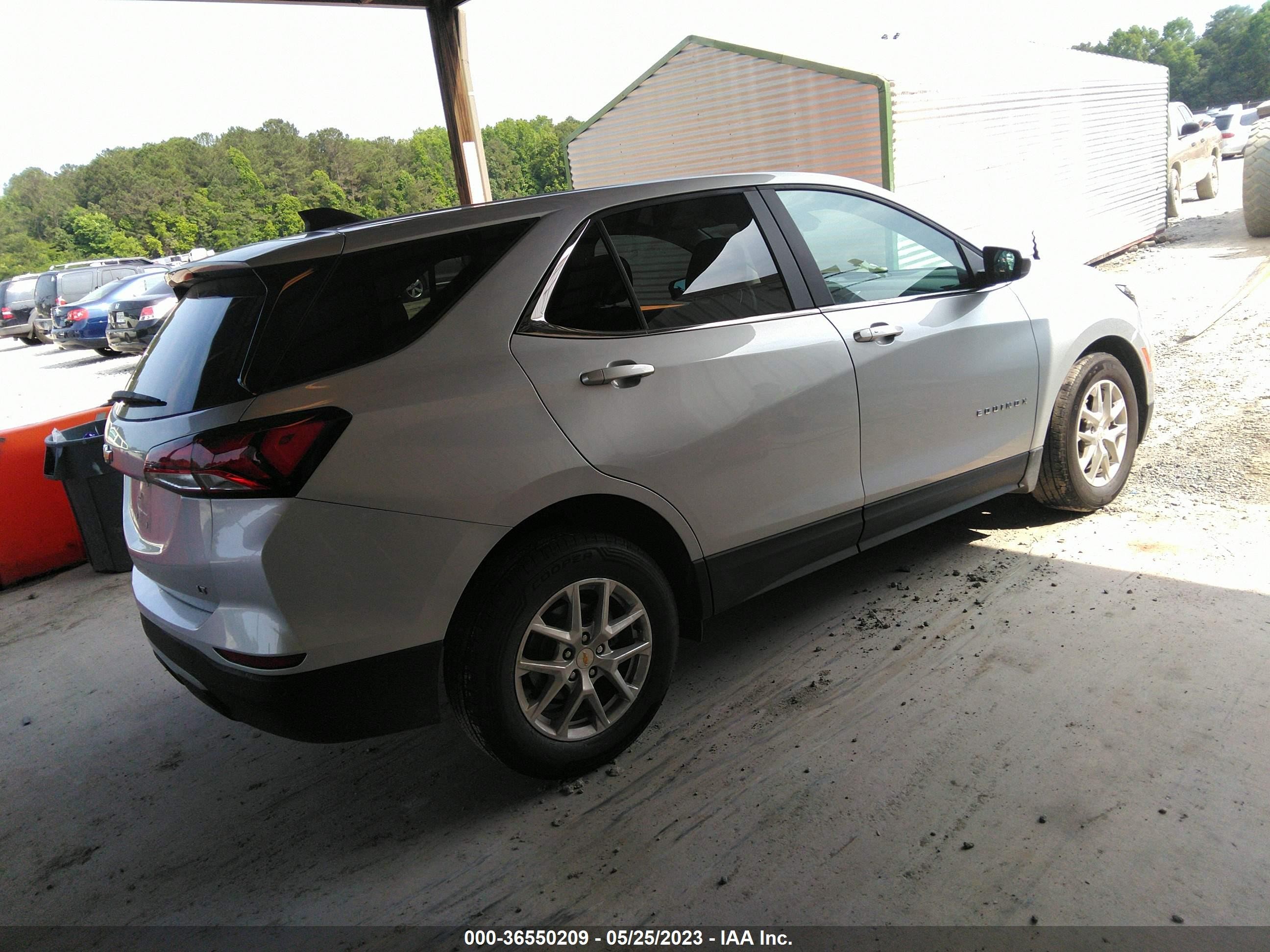 Photo 3 VIN: 2GNAXJEV1N6143720 - CHEVROLET EQUINOX 