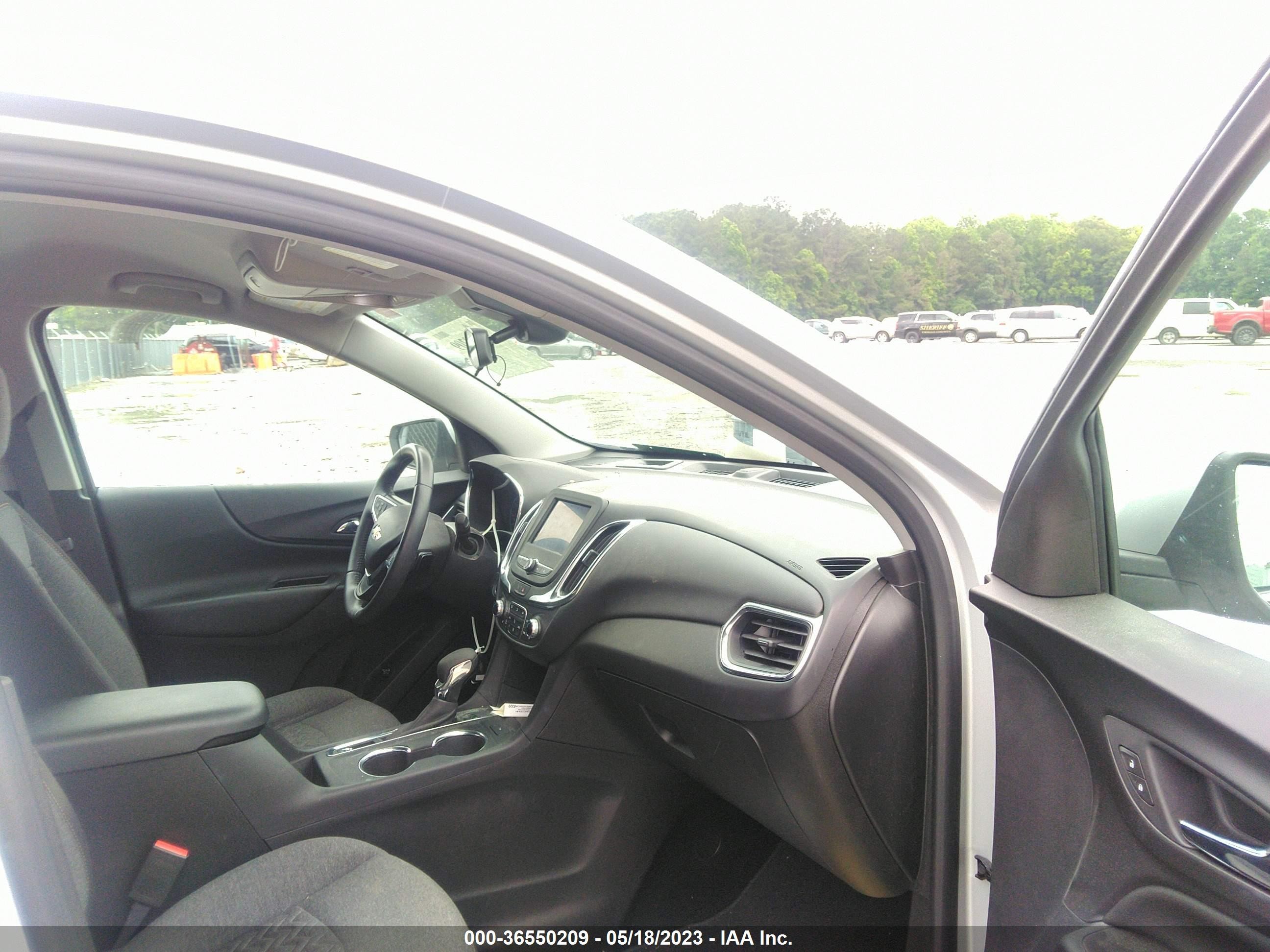 Photo 4 VIN: 2GNAXJEV1N6143720 - CHEVROLET EQUINOX 