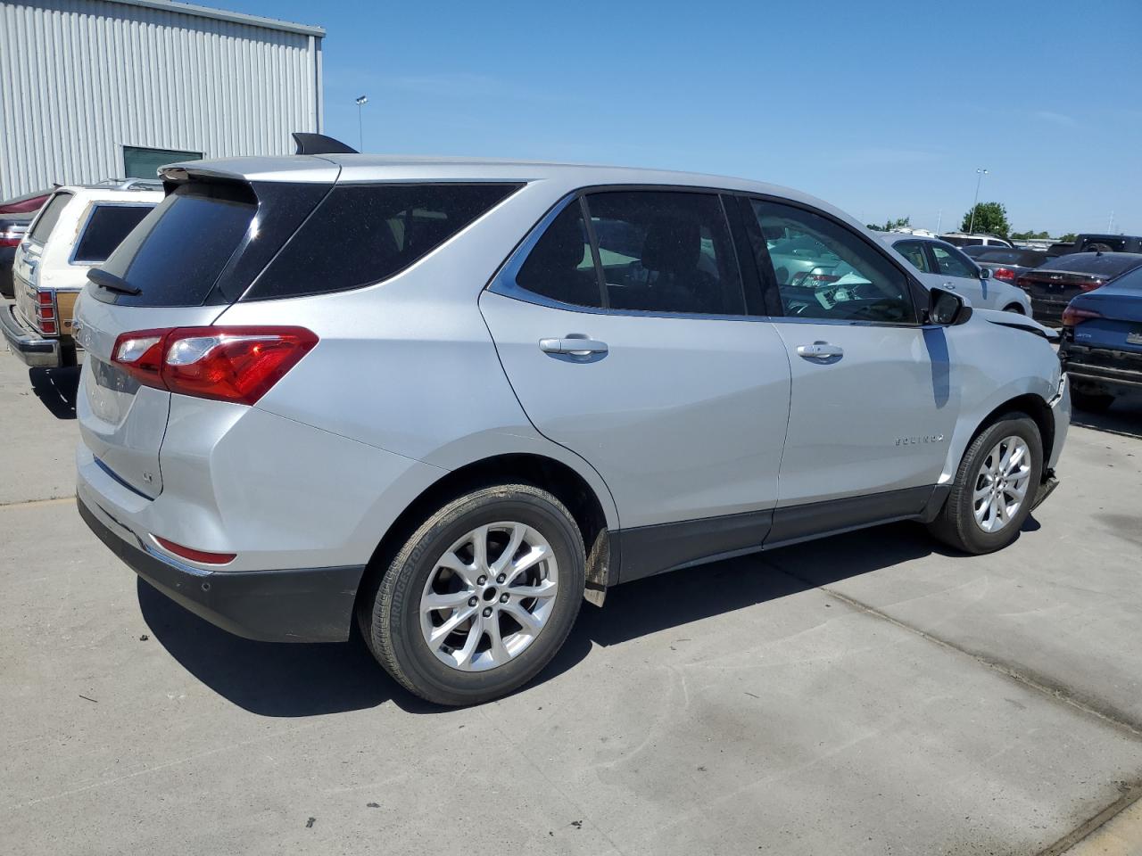 Photo 2 VIN: 2GNAXJEV2L6195869 - CHEVROLET EQUINOX 