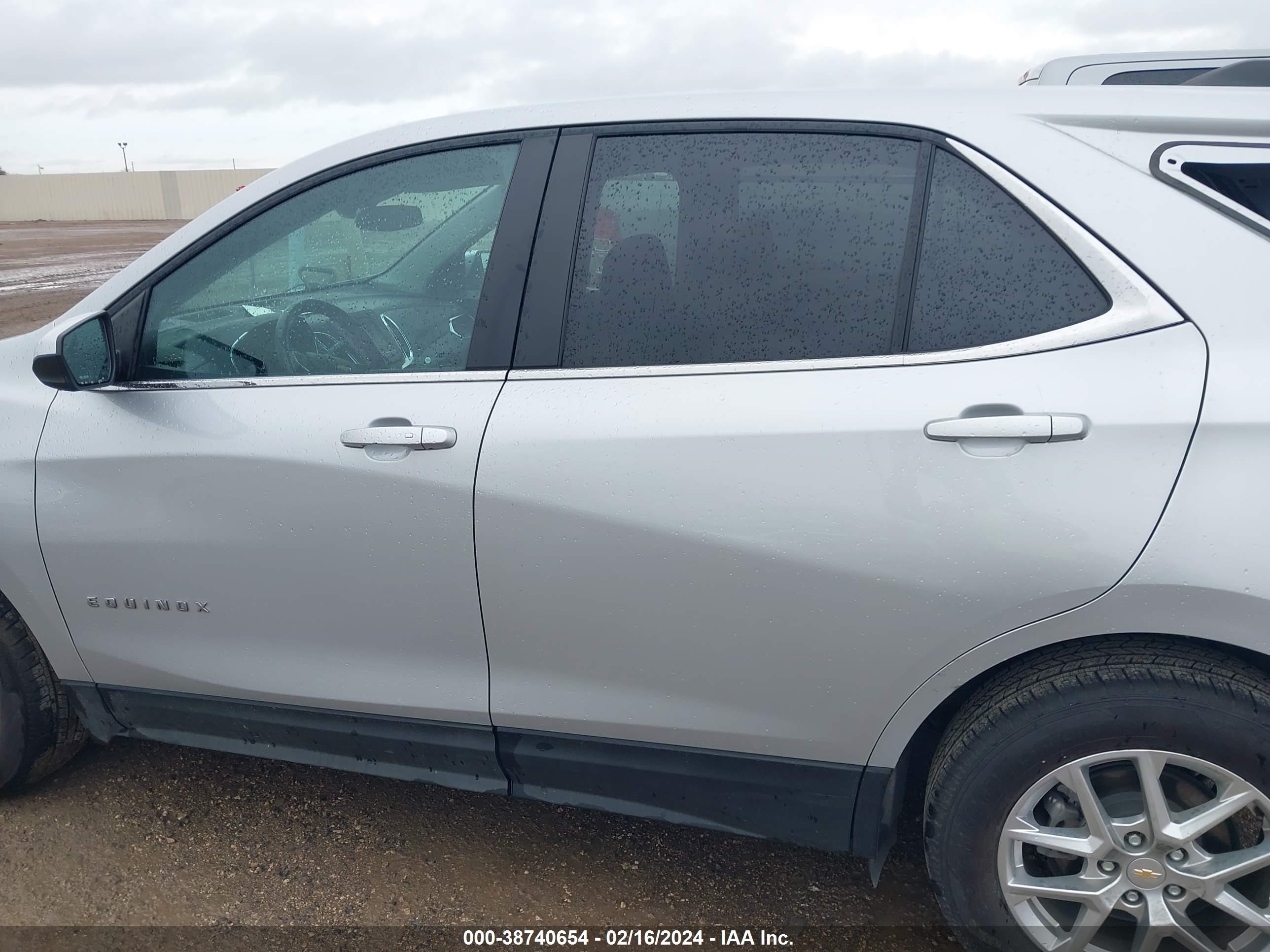 Photo 14 VIN: 2GNAXJEV3N6140401 - CHEVROLET EQUINOX 