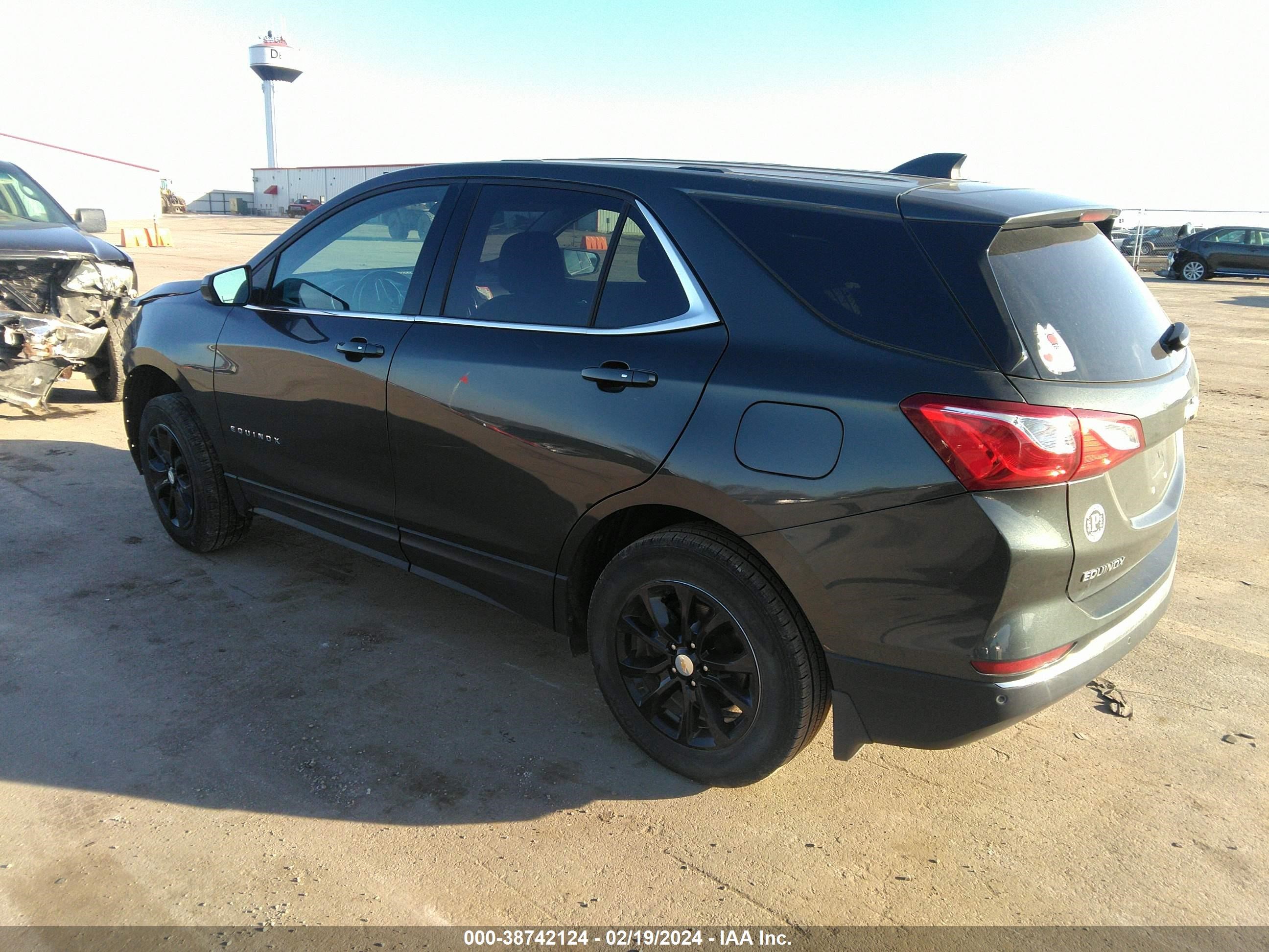 Photo 2 VIN: 2GNAXJEV4J6104548 - CHEVROLET EQUINOX 