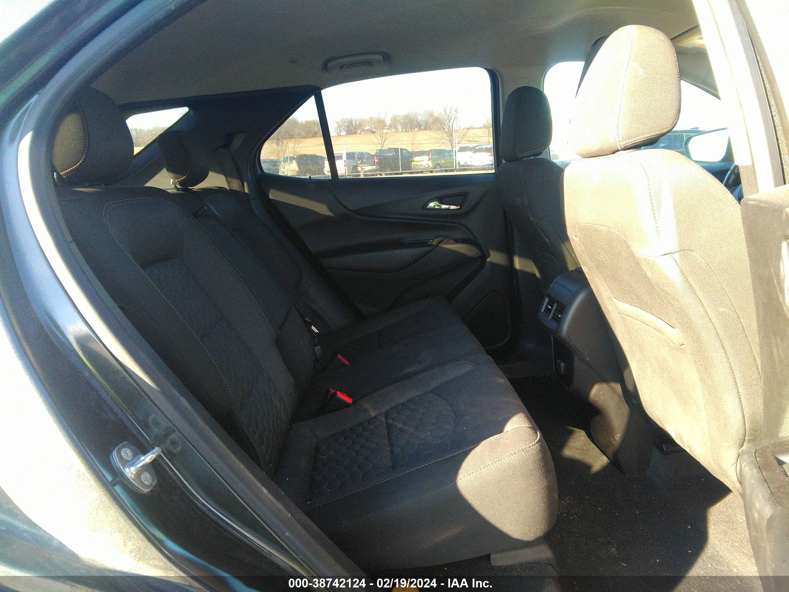 Photo 7 VIN: 2GNAXJEV4J6104548 - CHEVROLET EQUINOX 