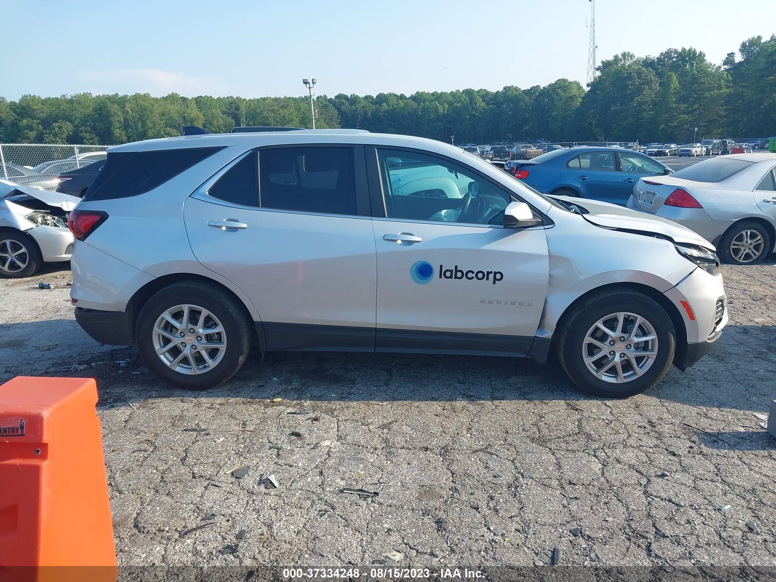 Photo 12 VIN: 2GNAXJEV4N6145915 - CHEVROLET EQUINOX 