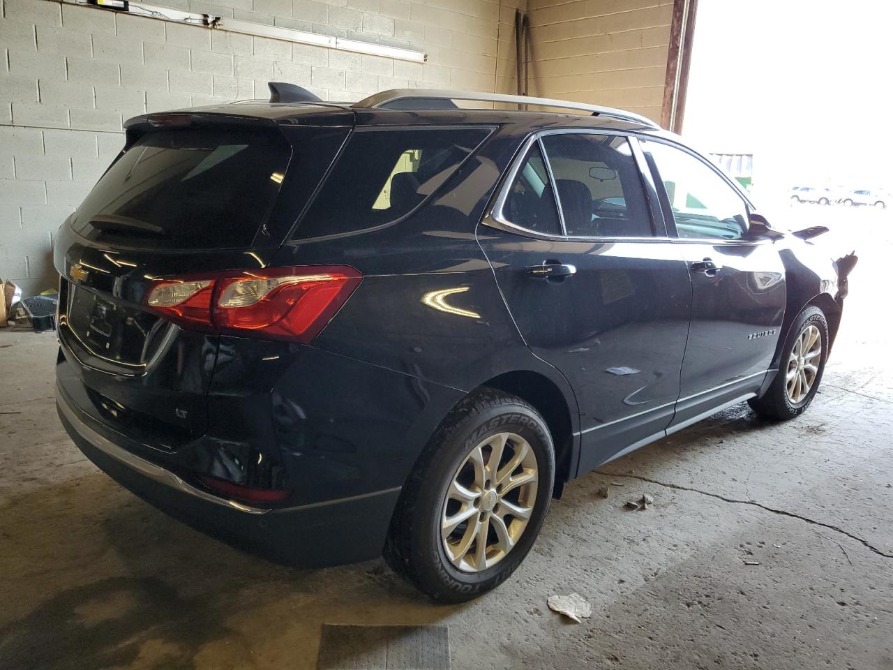 Photo 2 VIN: 2GNAXJEV5J6107037 - CHEVROLET EQUINOX 