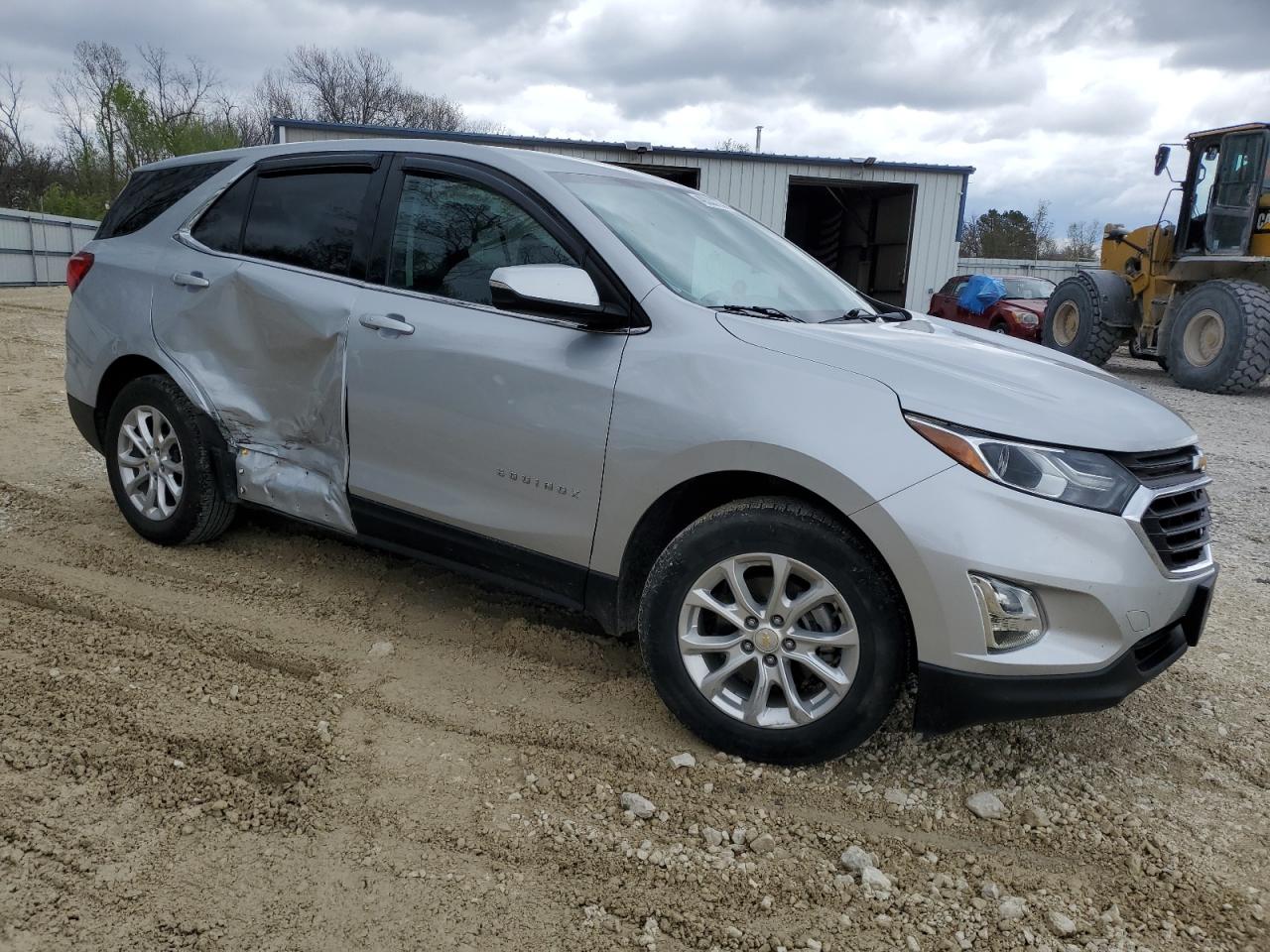 Photo 3 VIN: 2GNAXJEV5J6189433 - CHEVROLET EQUINOX 