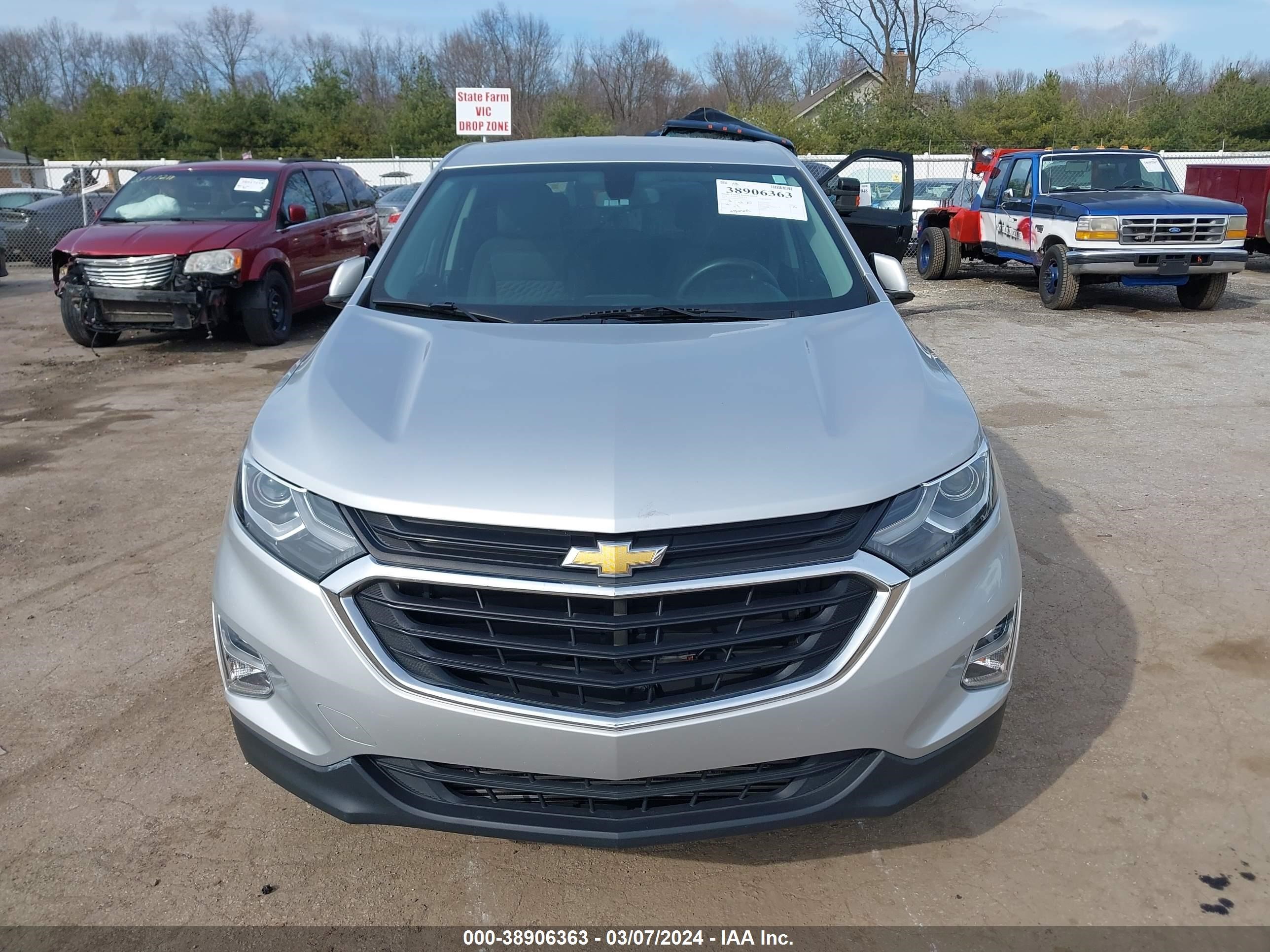 Photo 11 VIN: 2GNAXJEV6J6131573 - CHEVROLET EQUINOX 