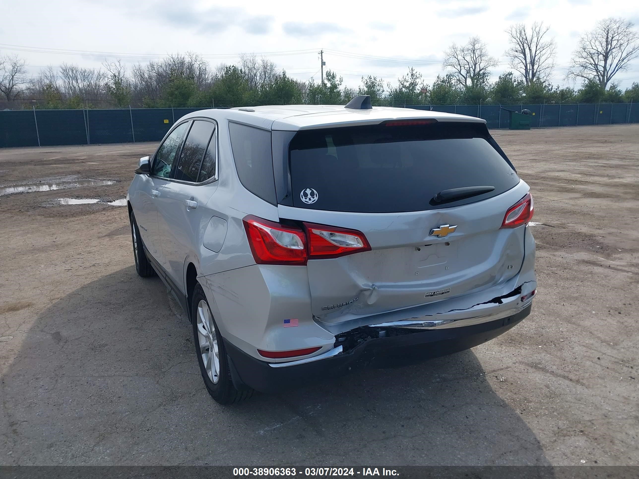 Photo 2 VIN: 2GNAXJEV6J6131573 - CHEVROLET EQUINOX 