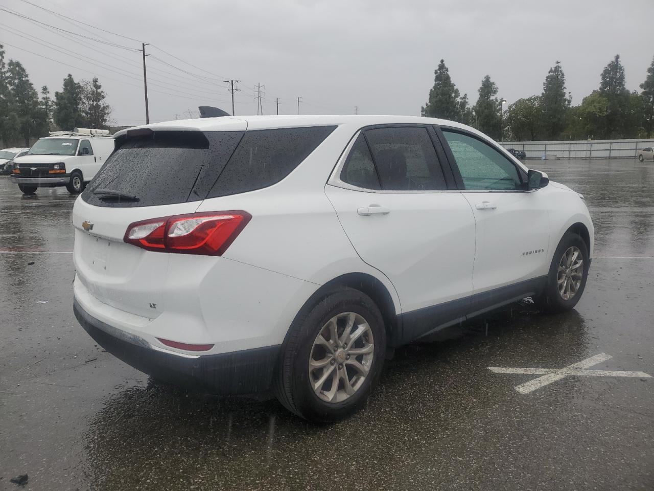 Photo 2 VIN: 2GNAXJEV6L6105350 - CHEVROLET EQUINOX 