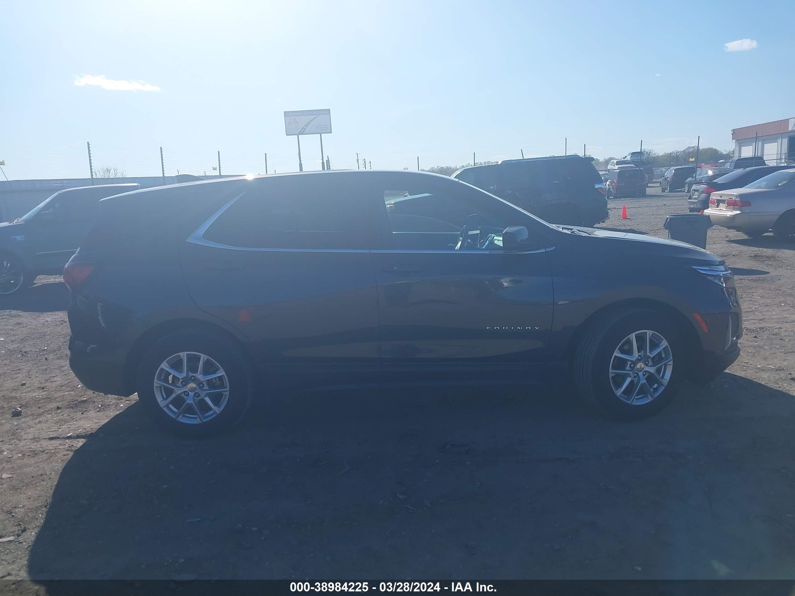 Photo 12 VIN: 2GNAXJEV6N6125407 - CHEVROLET EQUINOX 