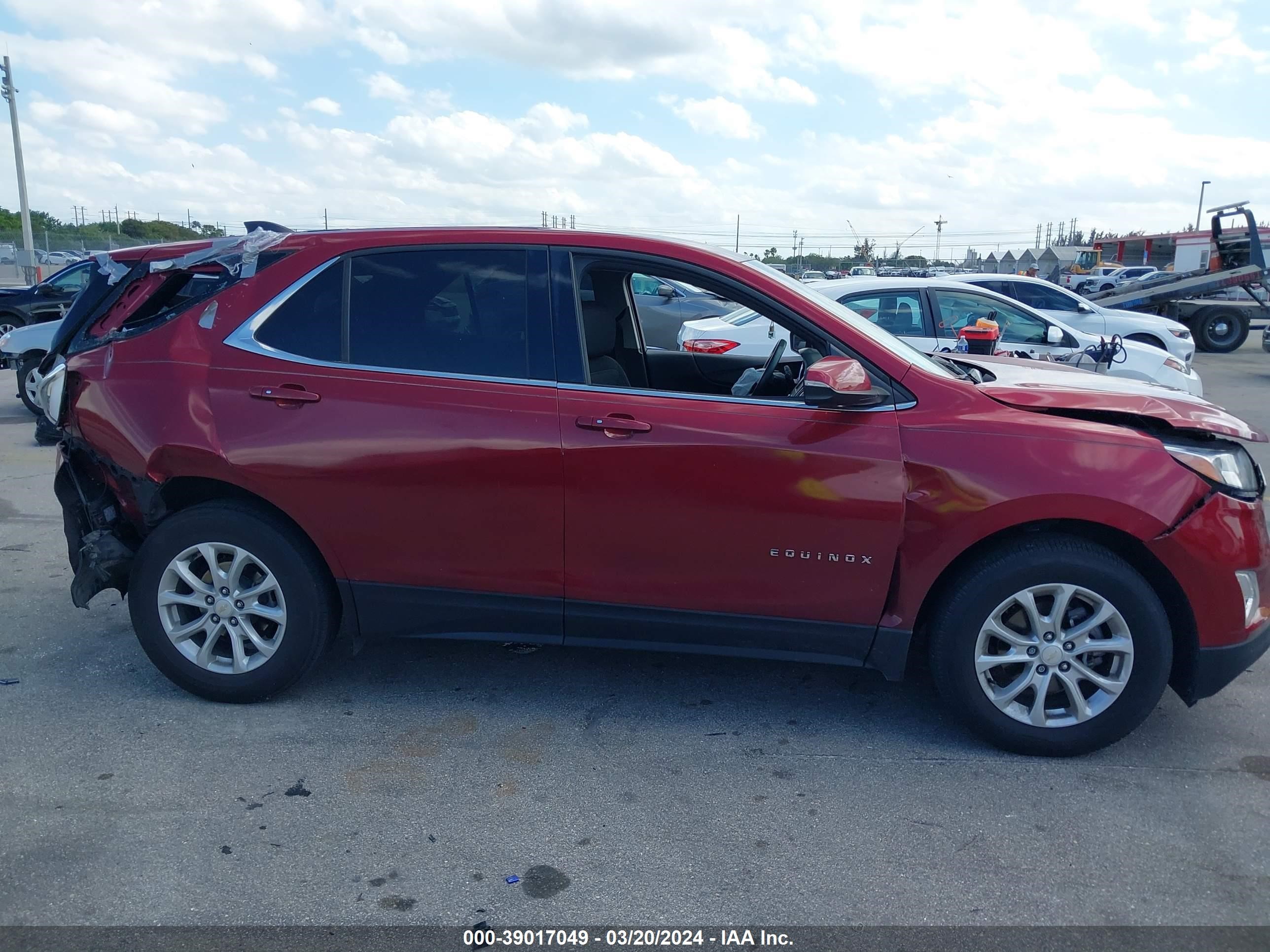 Photo 12 VIN: 2GNAXJEV7J6125233 - CHEVROLET EQUINOX 