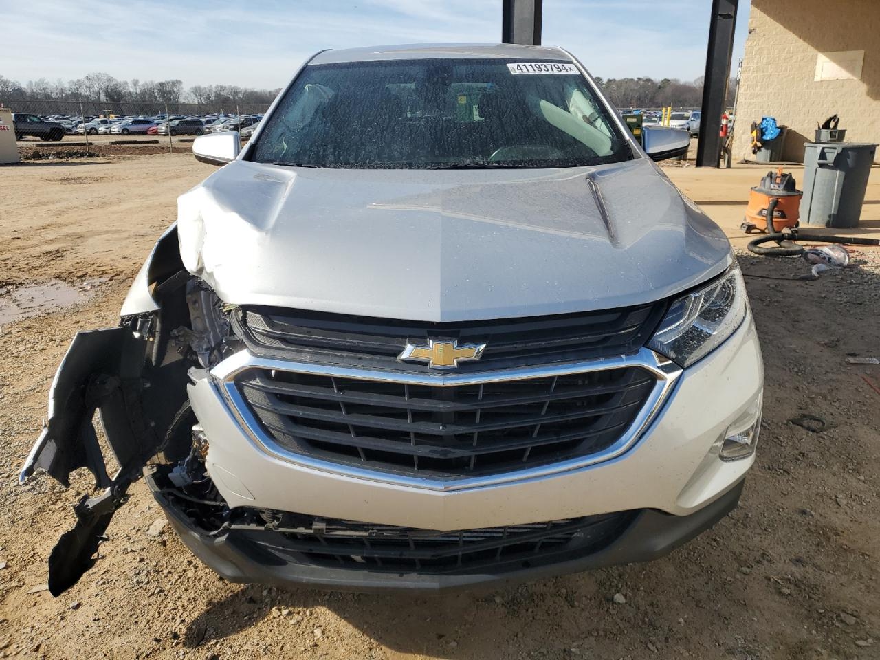 Photo 4 VIN: 2GNAXJEV8L6255587 - CHEVROLET EQUINOX 