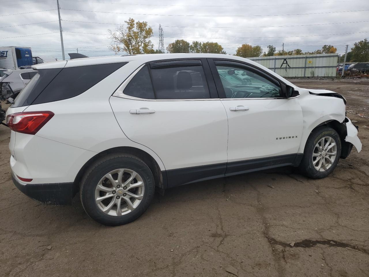 Photo 2 VIN: 2GNAXJEV9J6122821 - CHEVROLET EQUINOX 