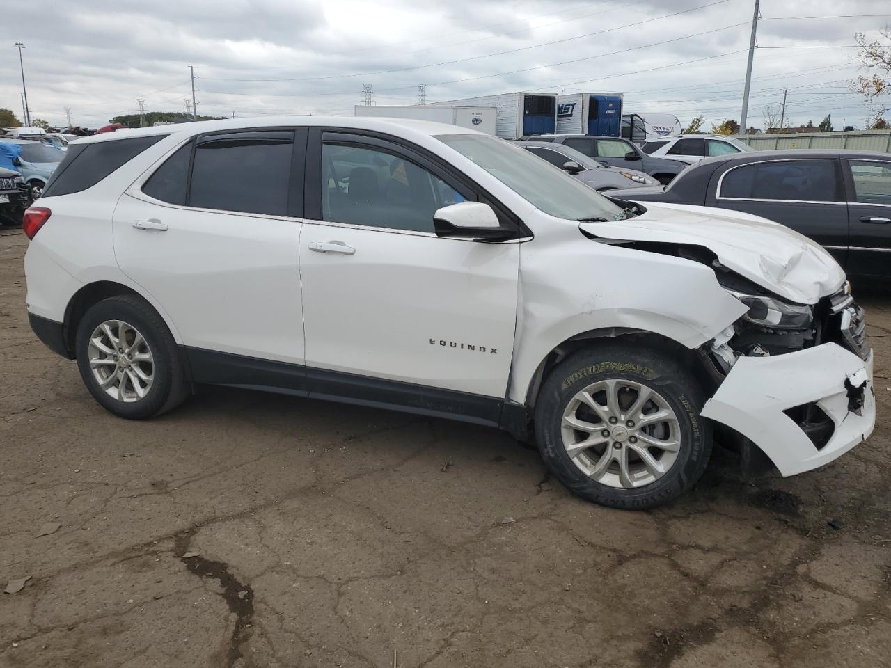 Photo 3 VIN: 2GNAXJEV9J6122821 - CHEVROLET EQUINOX 