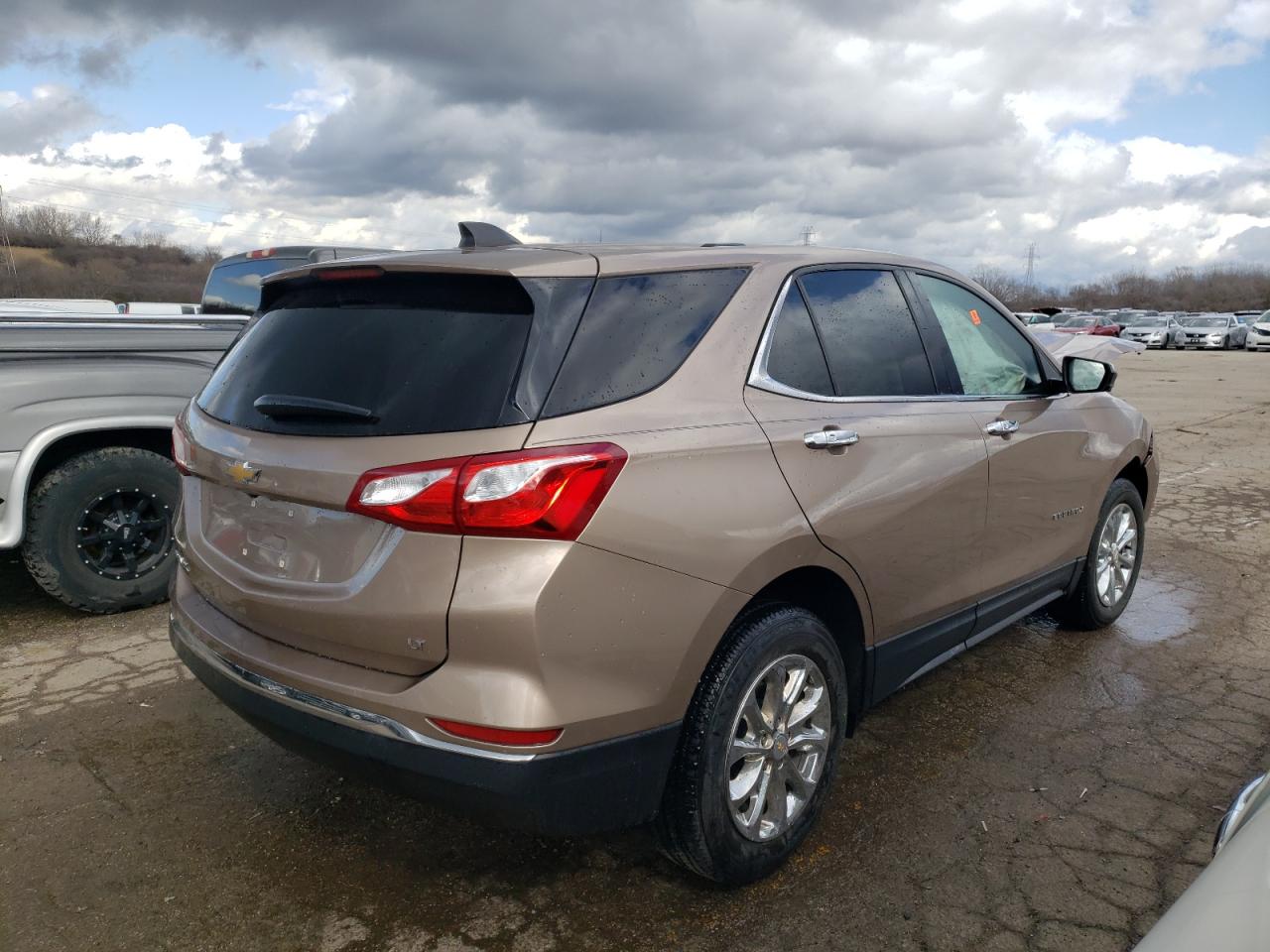 Photo 2 VIN: 2GNAXJEV9J6270953 - CHEVROLET EQUINOX 