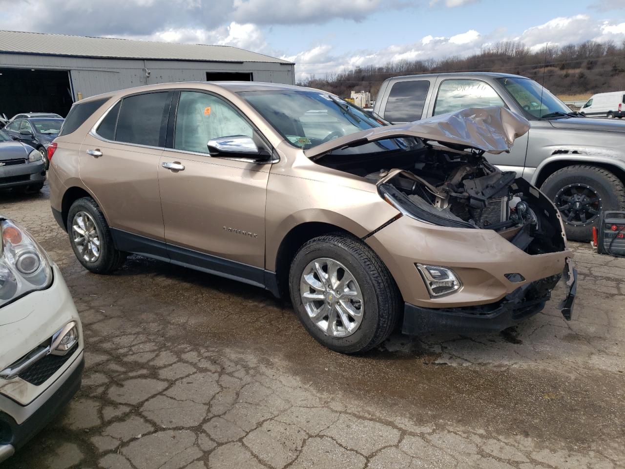 Photo 3 VIN: 2GNAXJEV9J6270953 - CHEVROLET EQUINOX 