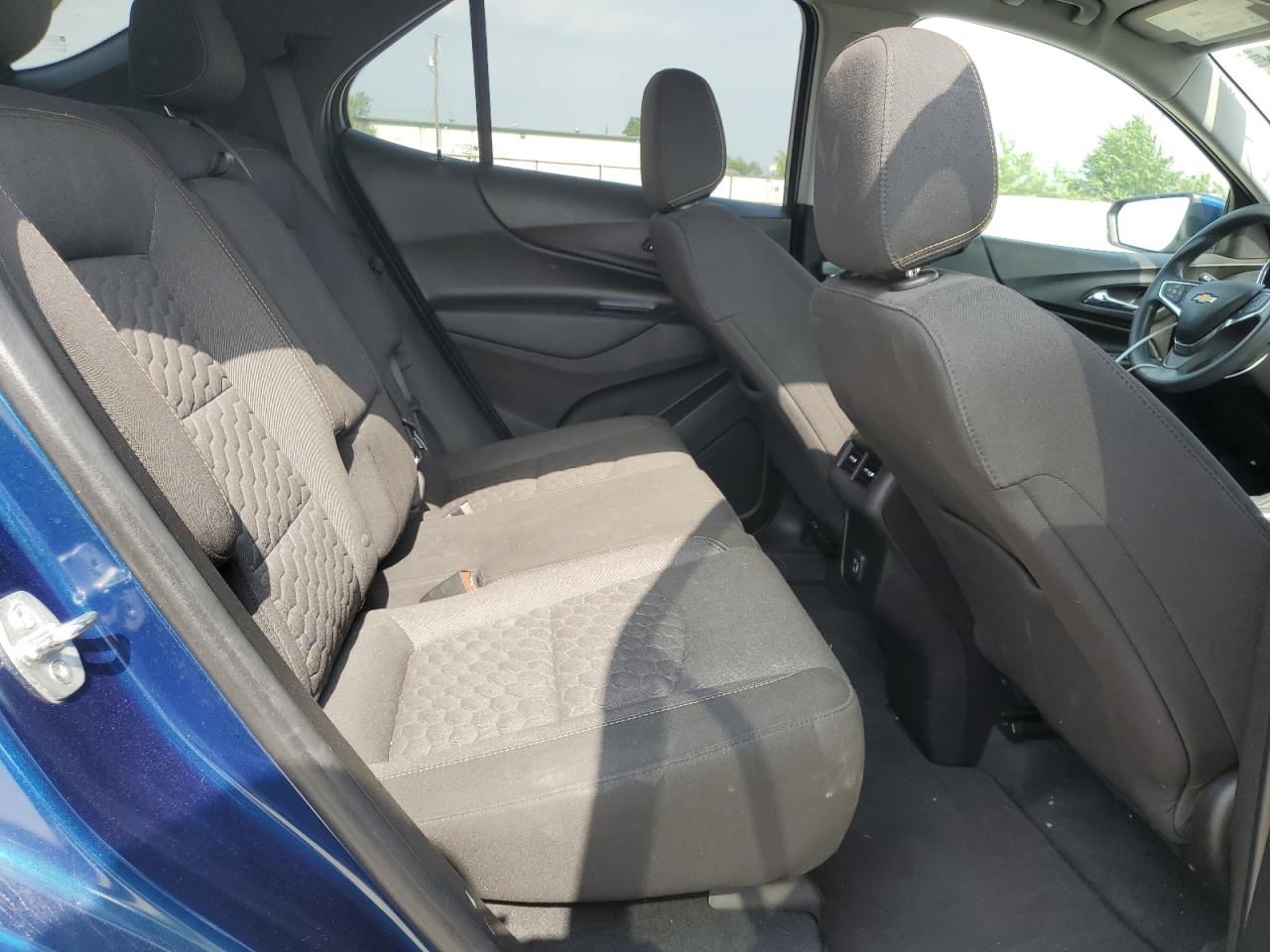 Photo 10 VIN: 2GNAXKEV3M6111873 - CHEVROLET EQUINOX 