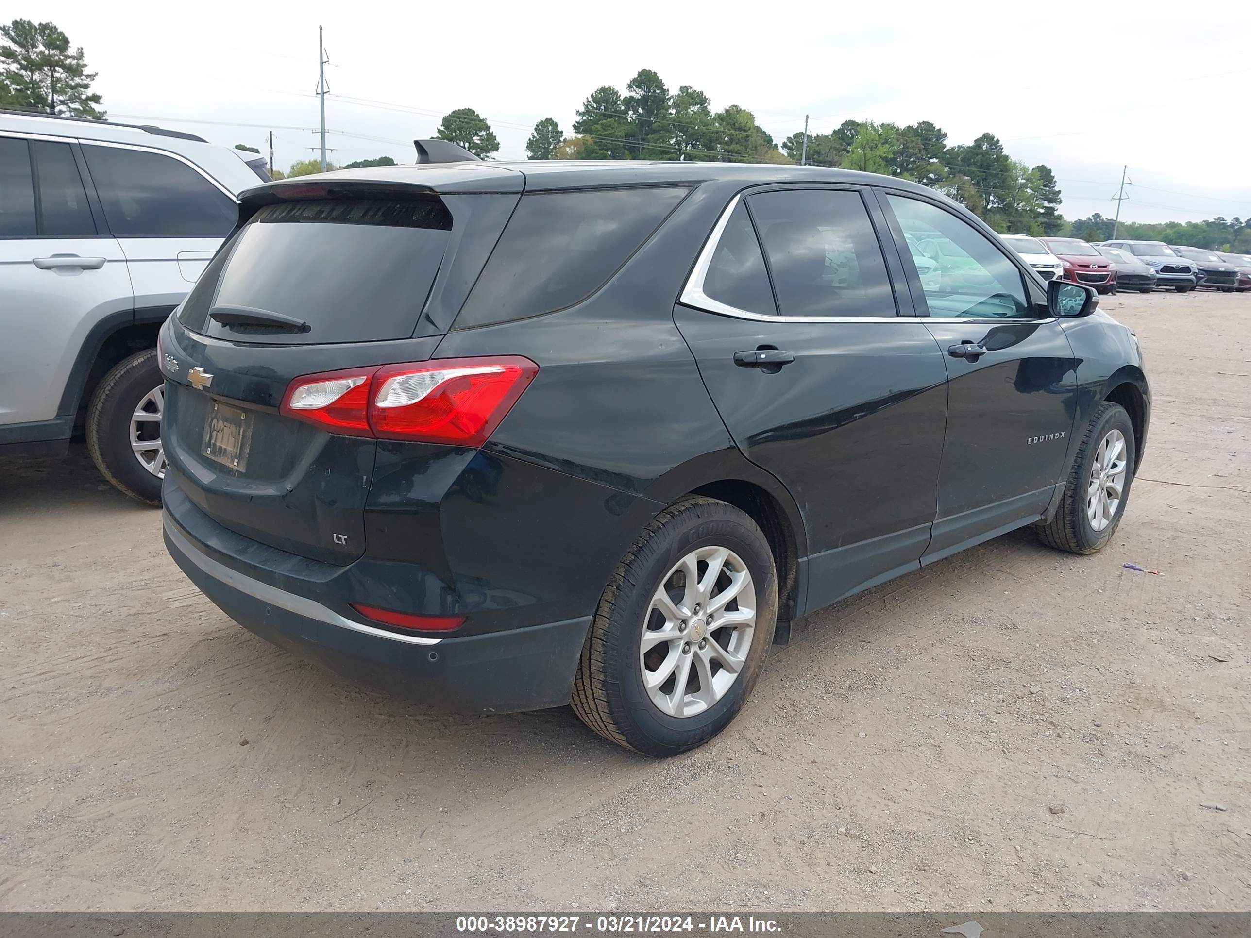 Photo 3 VIN: 2GNAXKEVXK6260990 - CHEVROLET EQUINOX 