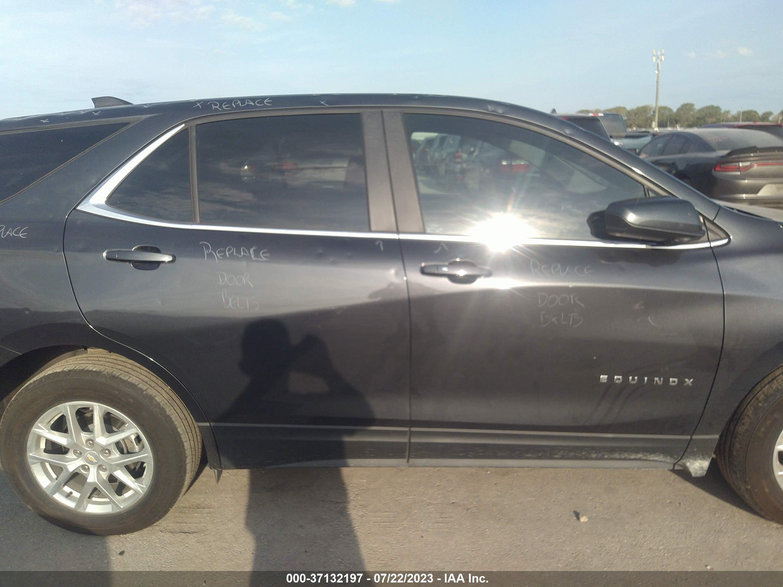 Photo 12 VIN: 2GNAXKEVXN6132883 - CHEVROLET EQUINOX 