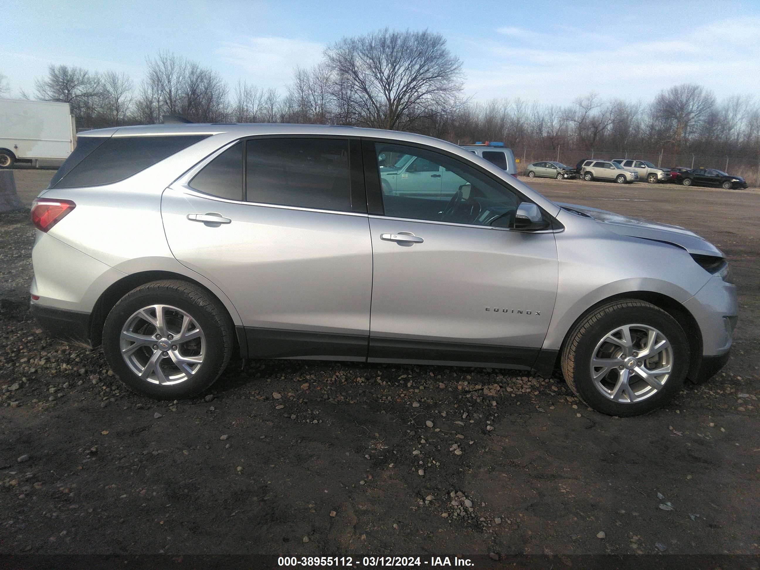 Photo 12 VIN: 2GNAXKEX7J6225890 - CHEVROLET EQUINOX 