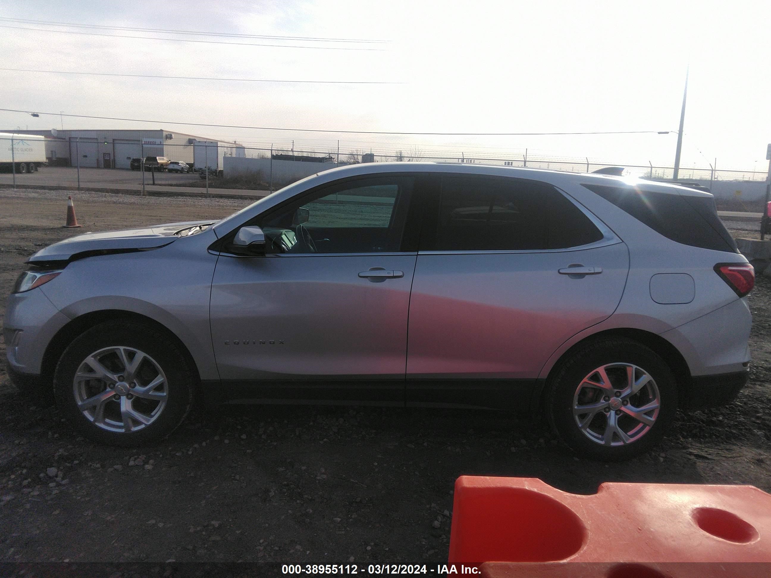 Photo 13 VIN: 2GNAXKEX7J6225890 - CHEVROLET EQUINOX 