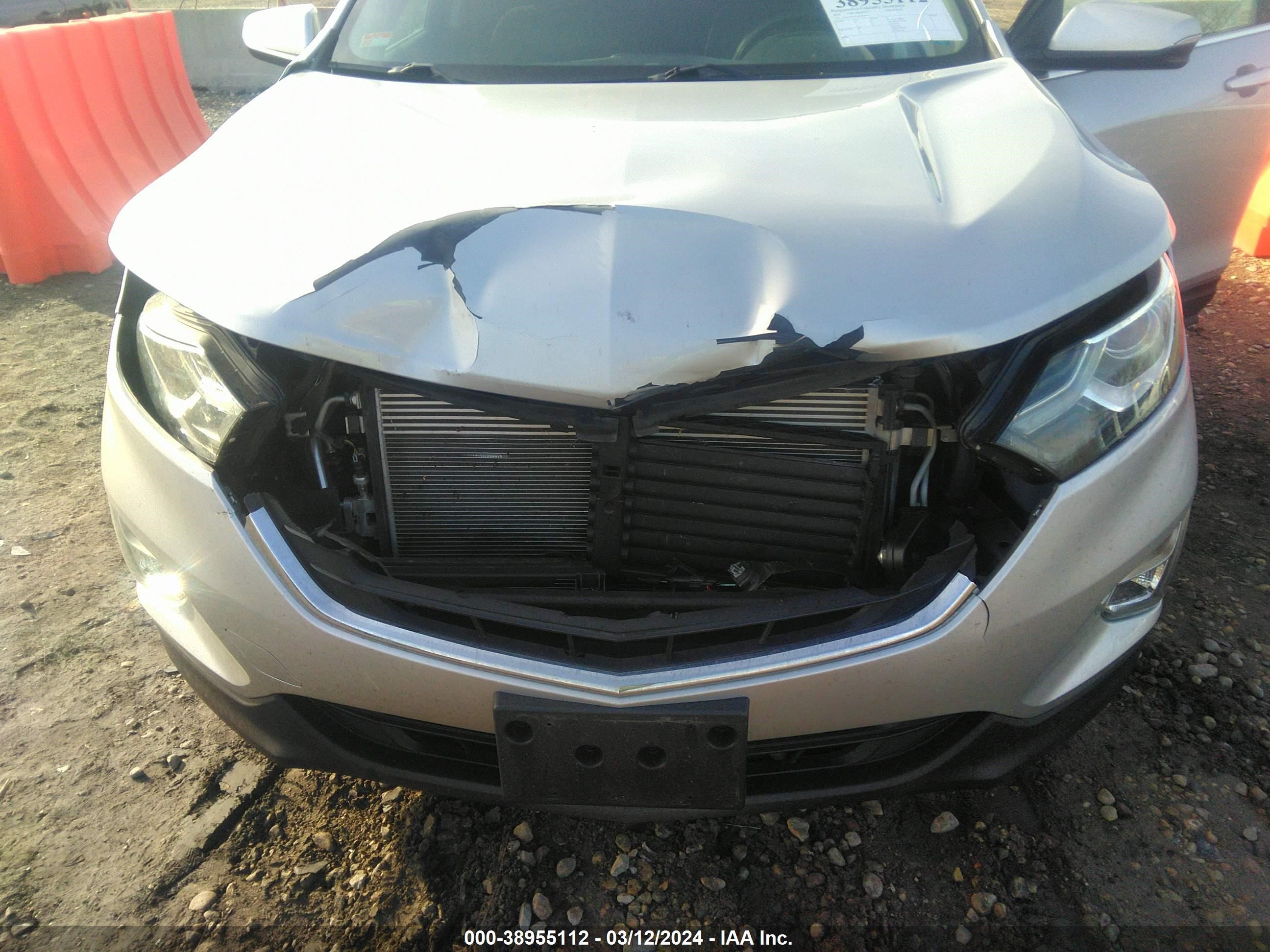 Photo 5 VIN: 2GNAXKEX7J6225890 - CHEVROLET EQUINOX 