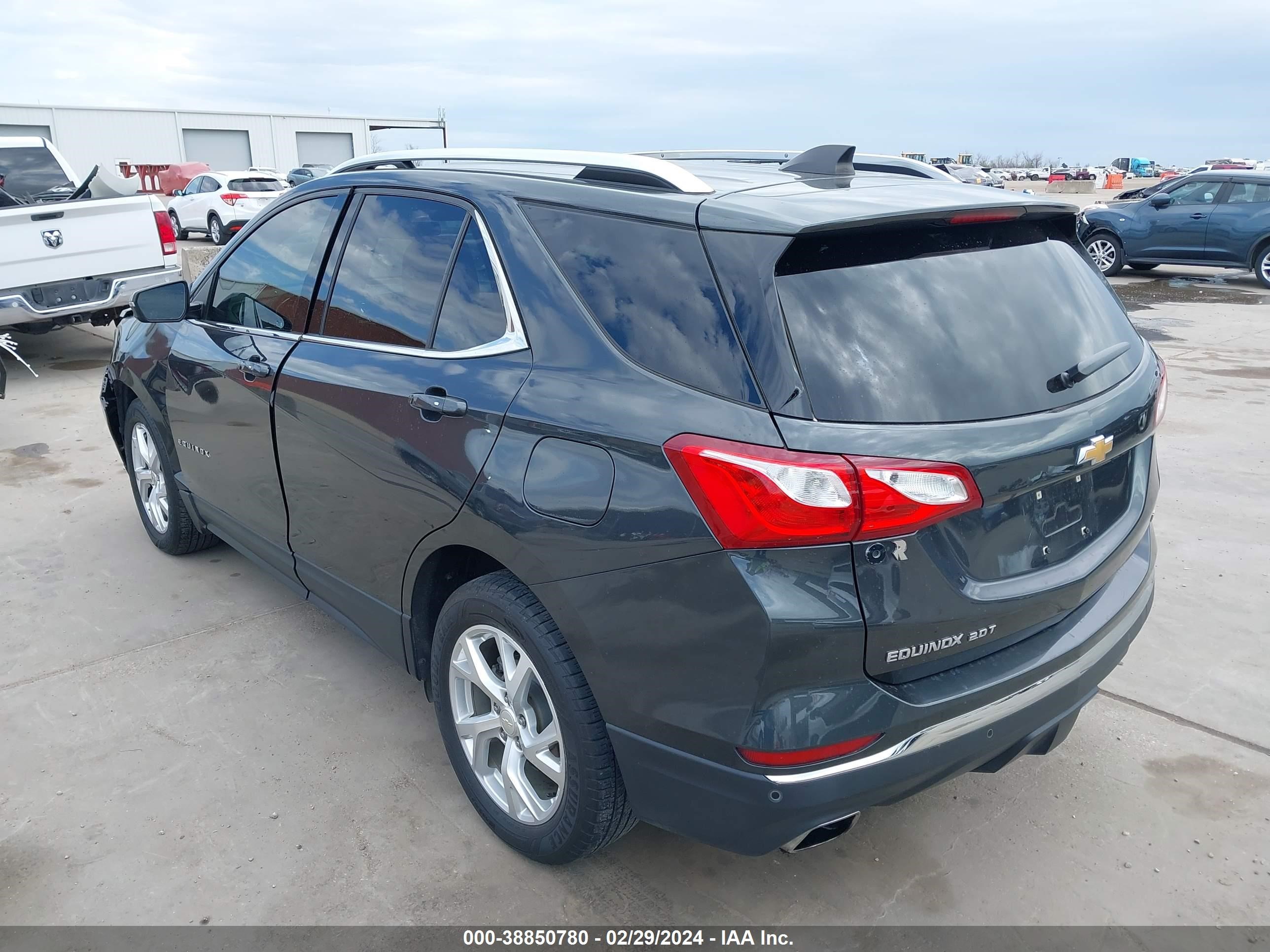 Photo 2 VIN: 2GNAXLEX9K6137365 - CHEVROLET EQUINOX 