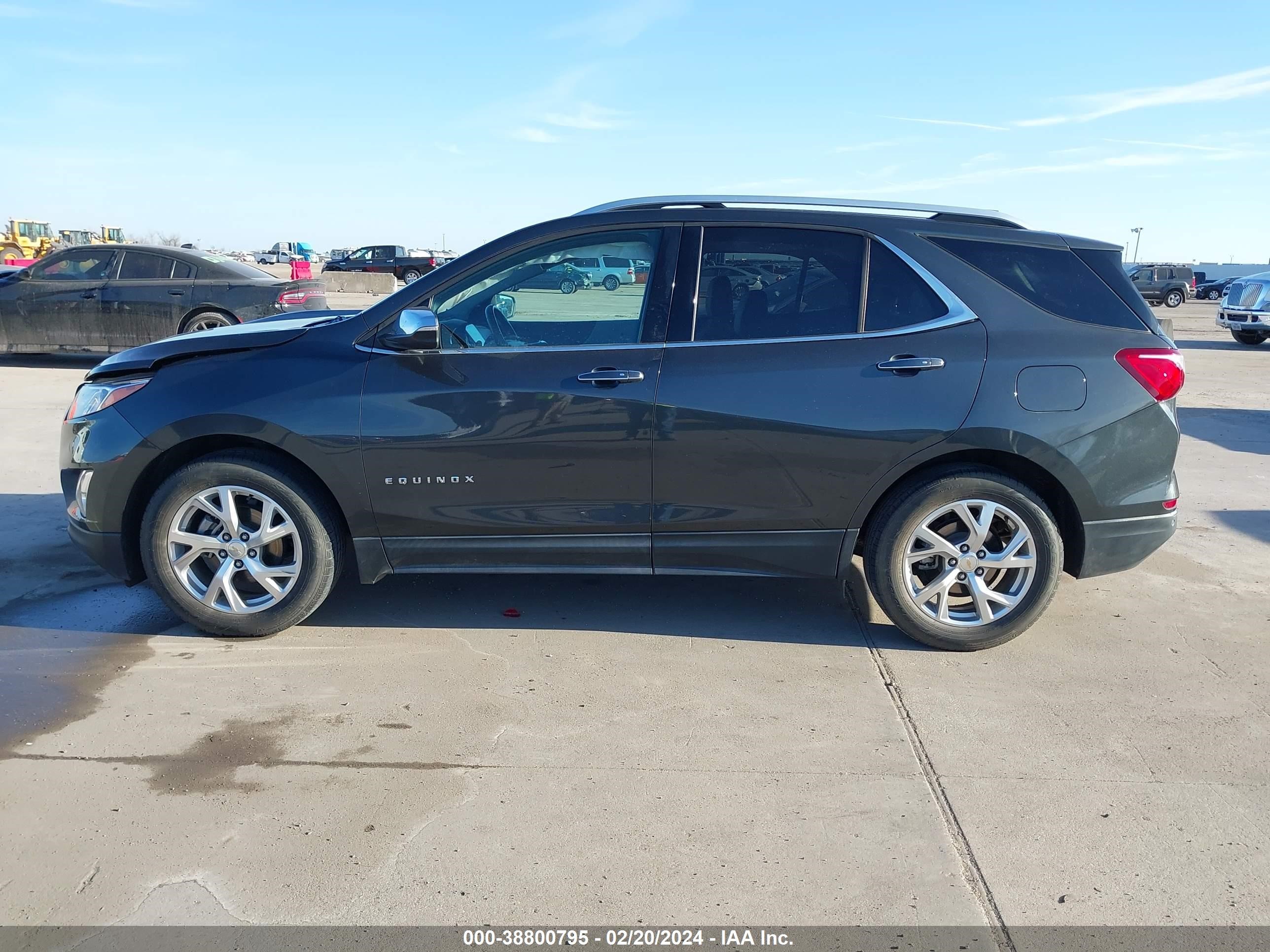 Photo 13 VIN: 2GNAXMEV1J6203765 - CHEVROLET EQUINOX 