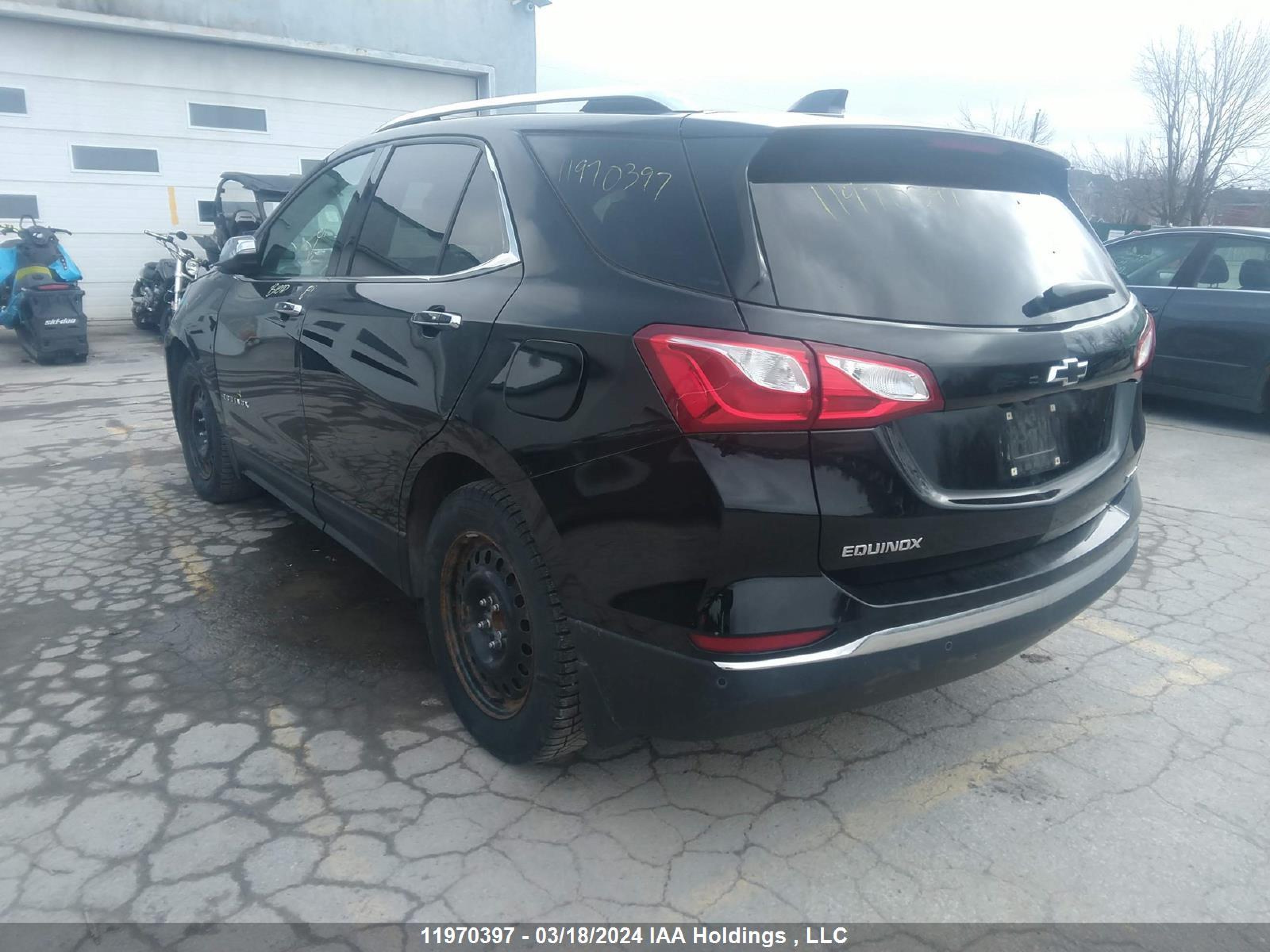 Photo 2 VIN: 2GNAXMEV8J6230638 - CHEVROLET EQUINOX 