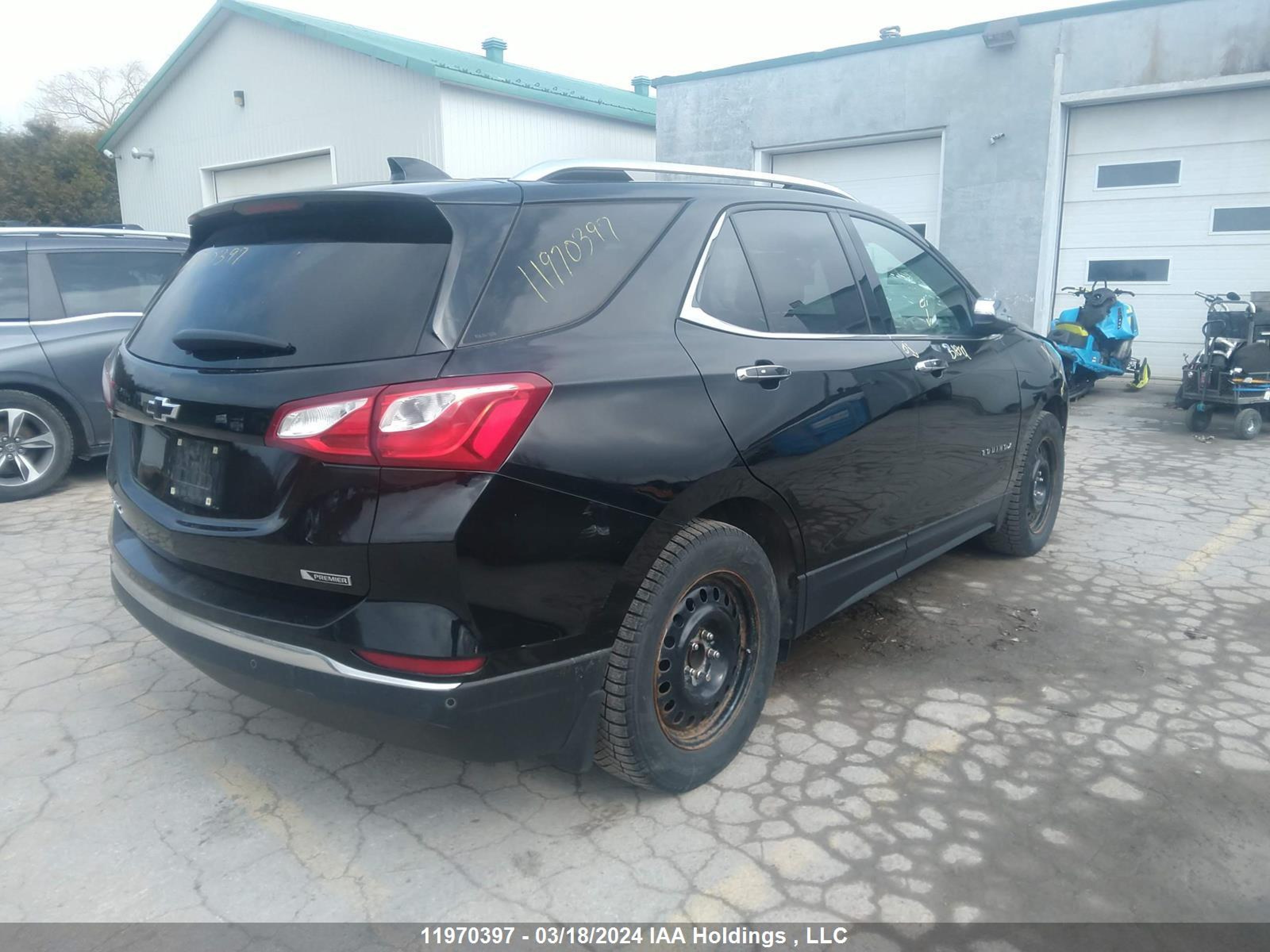 Photo 3 VIN: 2GNAXMEV8J6230638 - CHEVROLET EQUINOX 