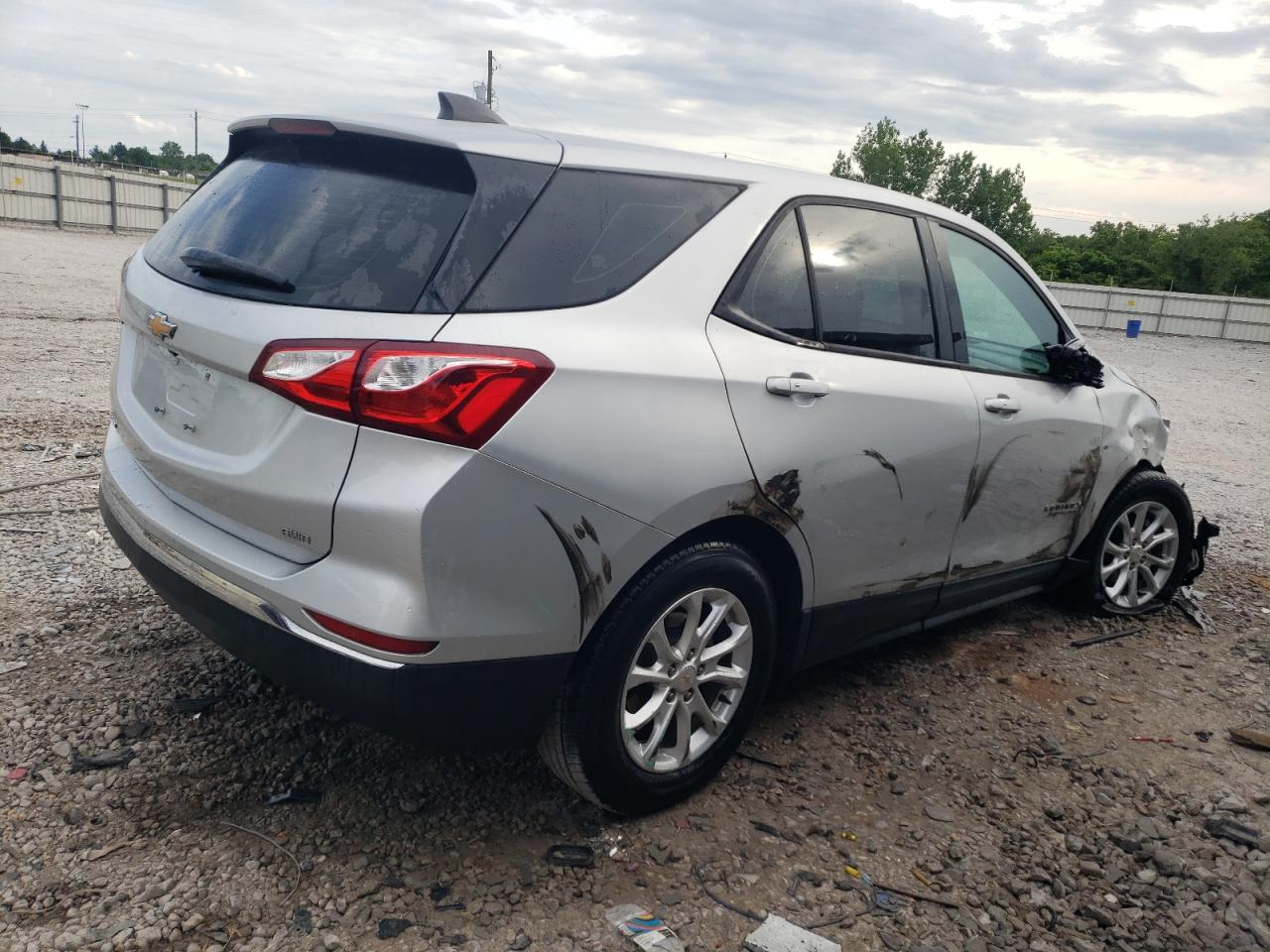 Photo 2 VIN: 2GNAXREV3J6286547 - CHEVROLET EQUINOX 