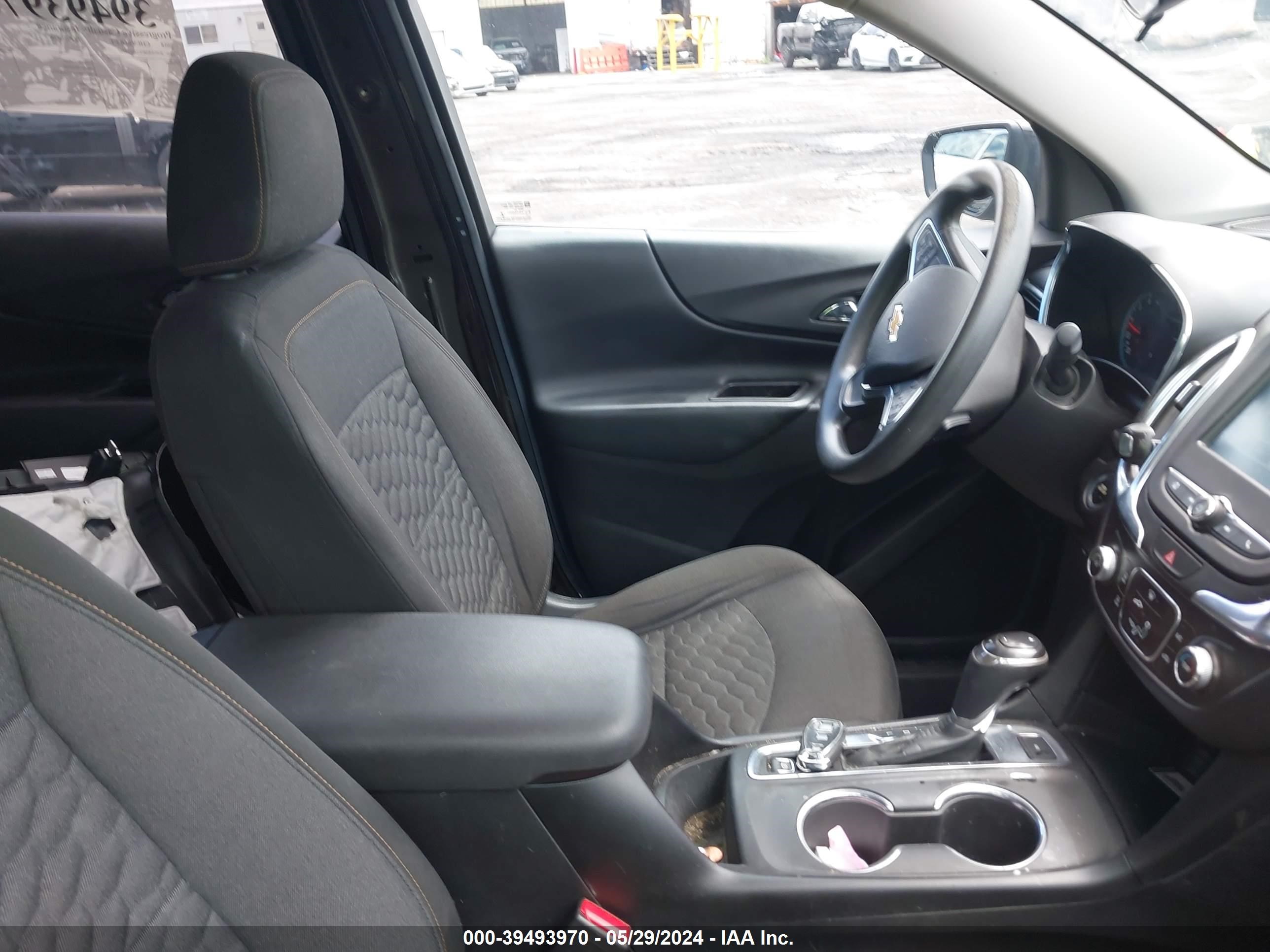 Photo 4 VIN: 2GNAXSEV2J6134945 - CHEVROLET EQUINOX 